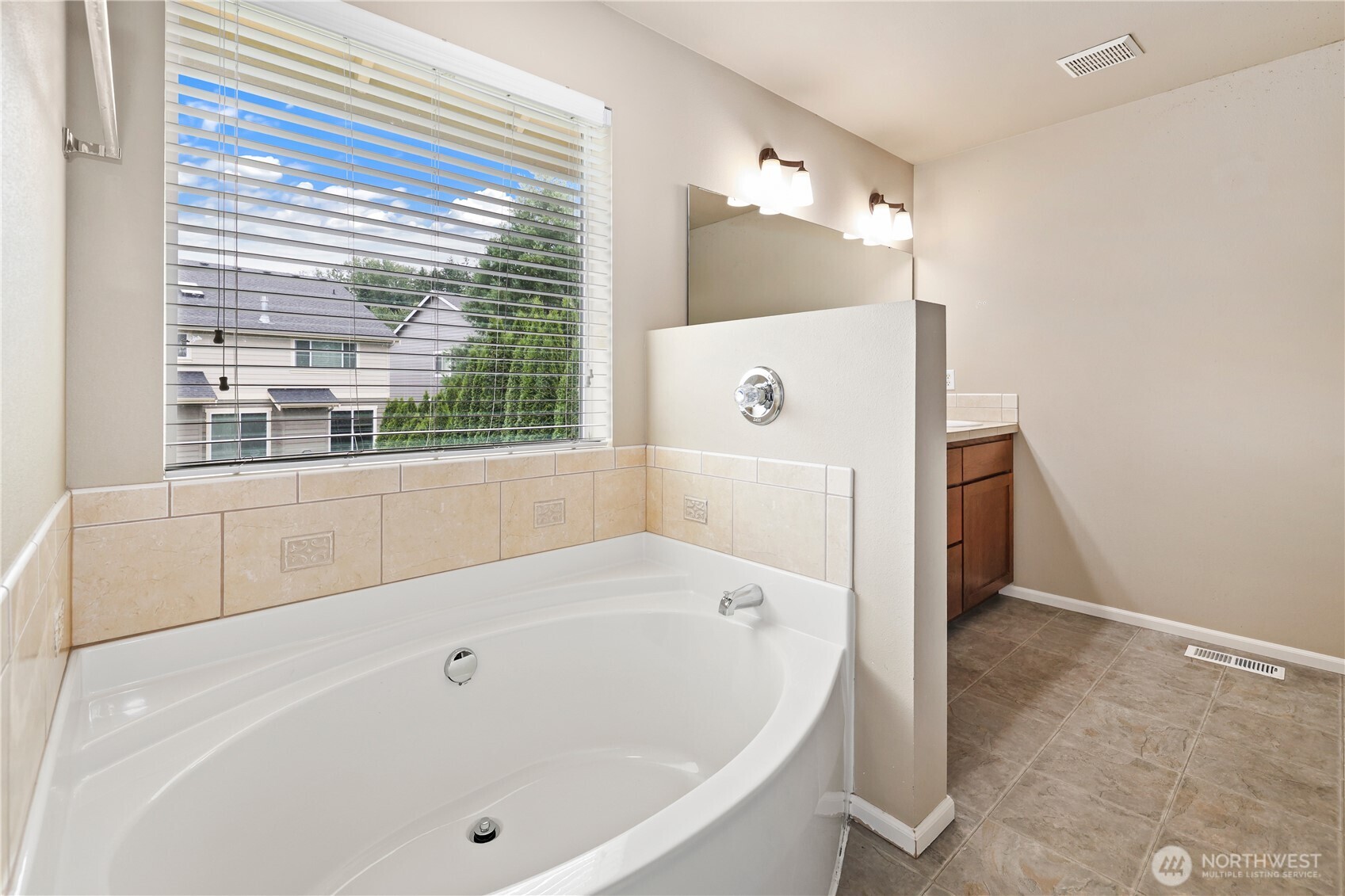 12115 184th Avenue E