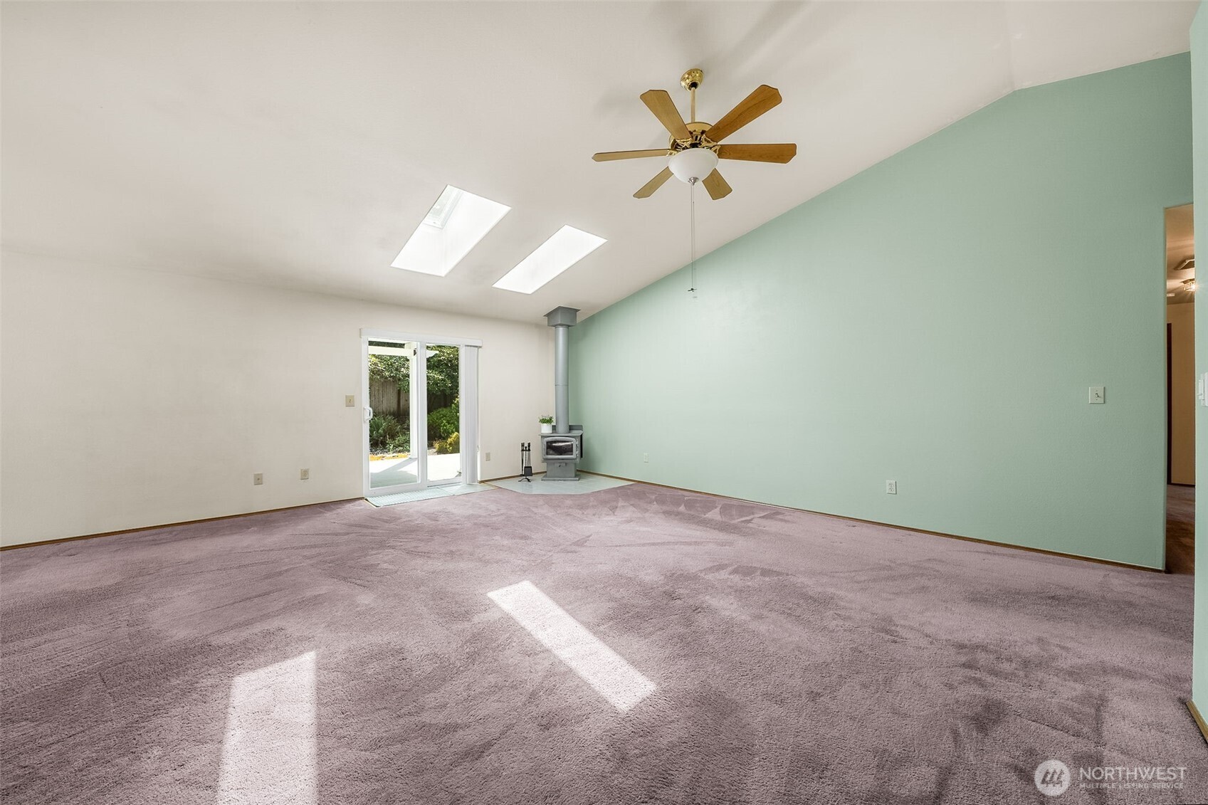 3435 Woodside Court NE