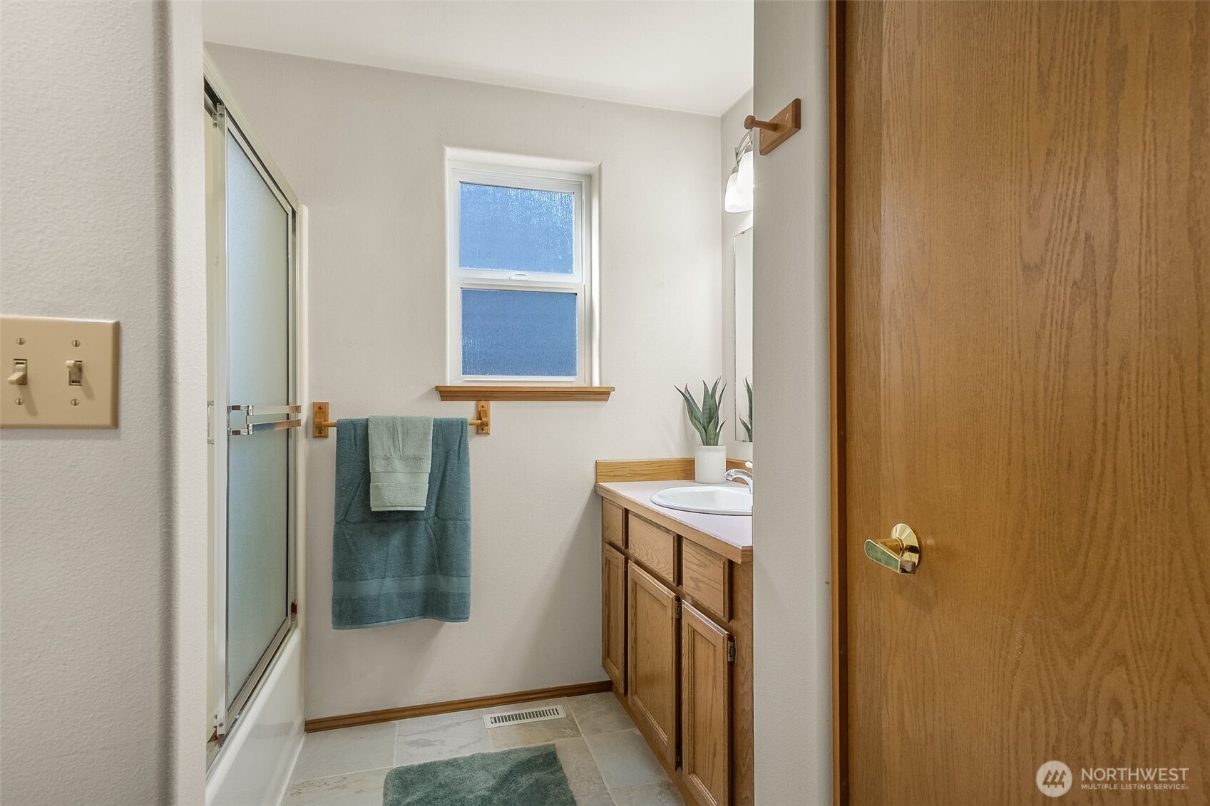 3435 Woodside Court NE