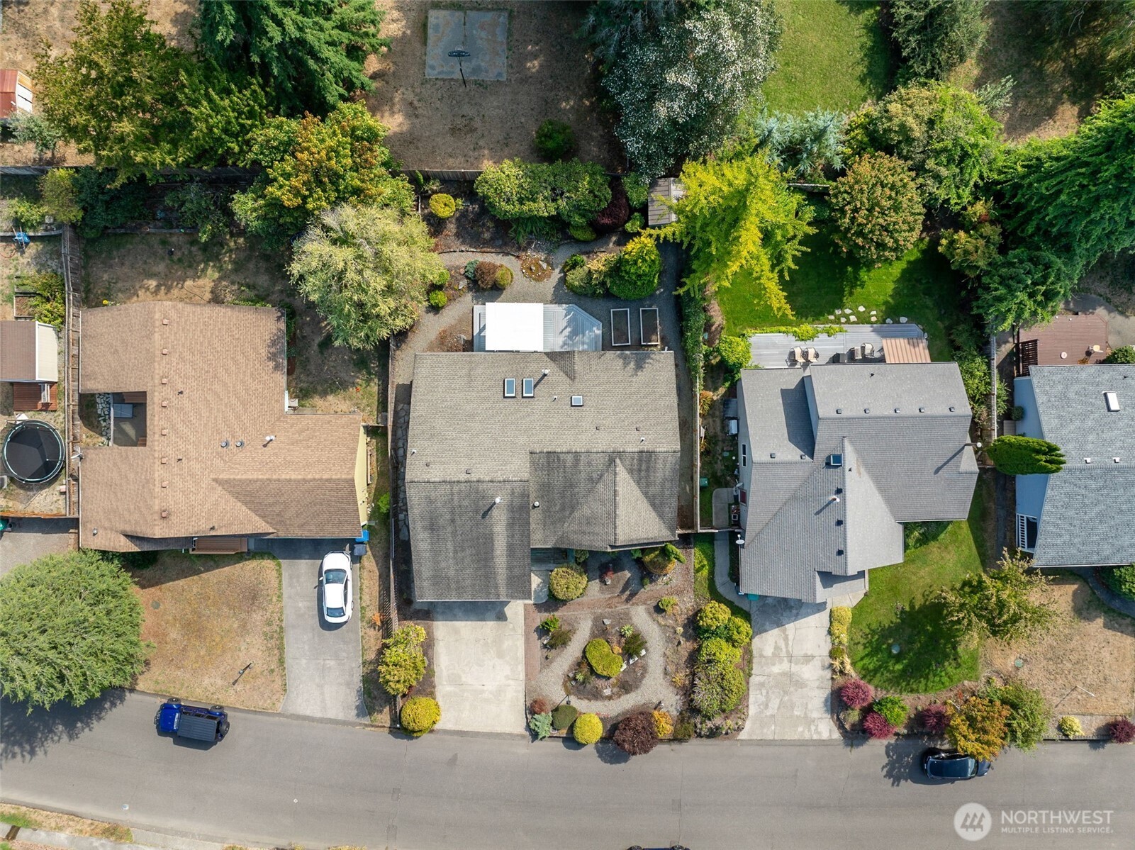 3435 Woodside Court NE