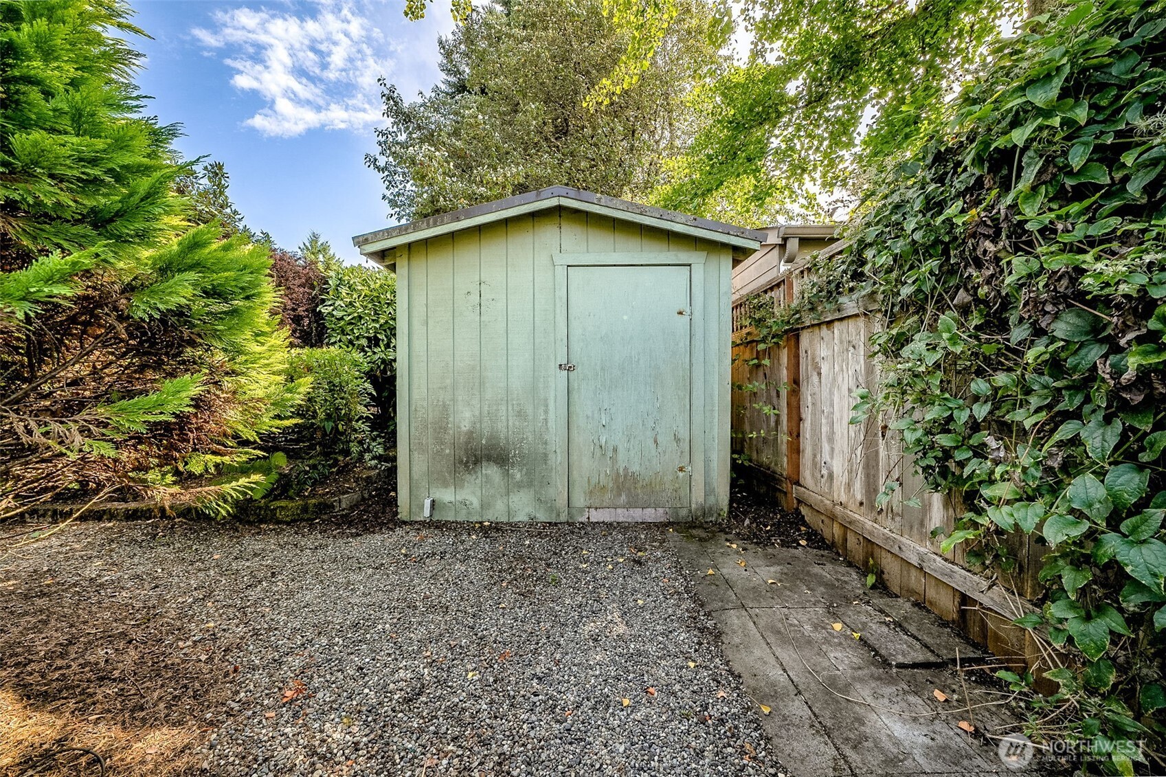 3435 Woodside Court NE