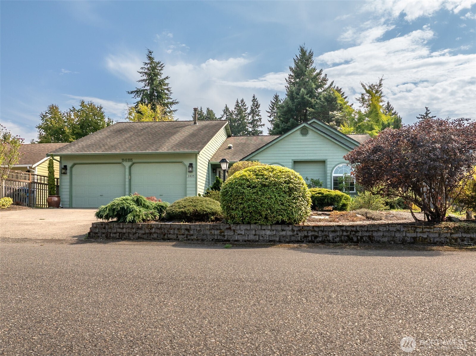 3435 Woodside Court NE