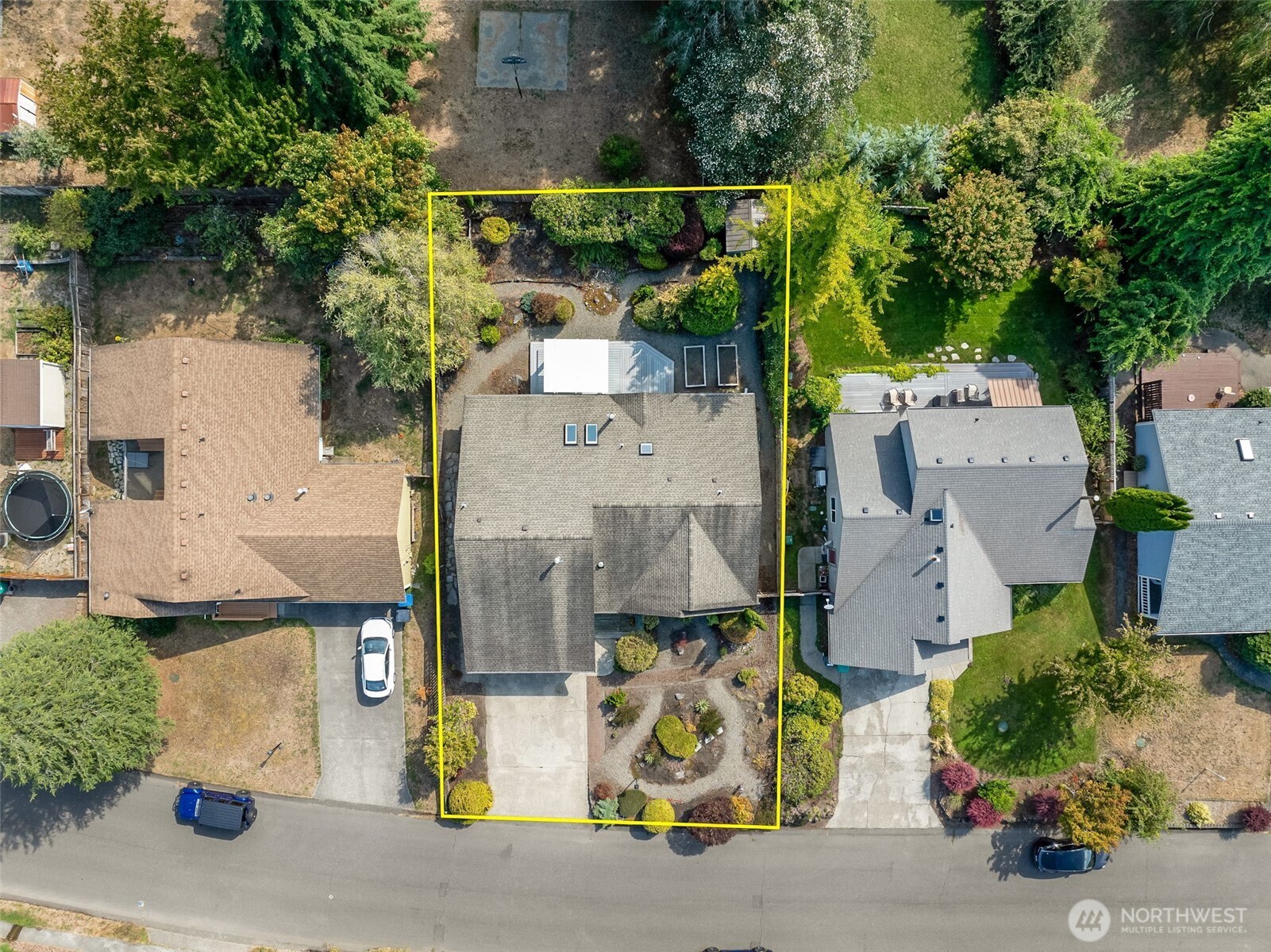 3435 Woodside Court NE