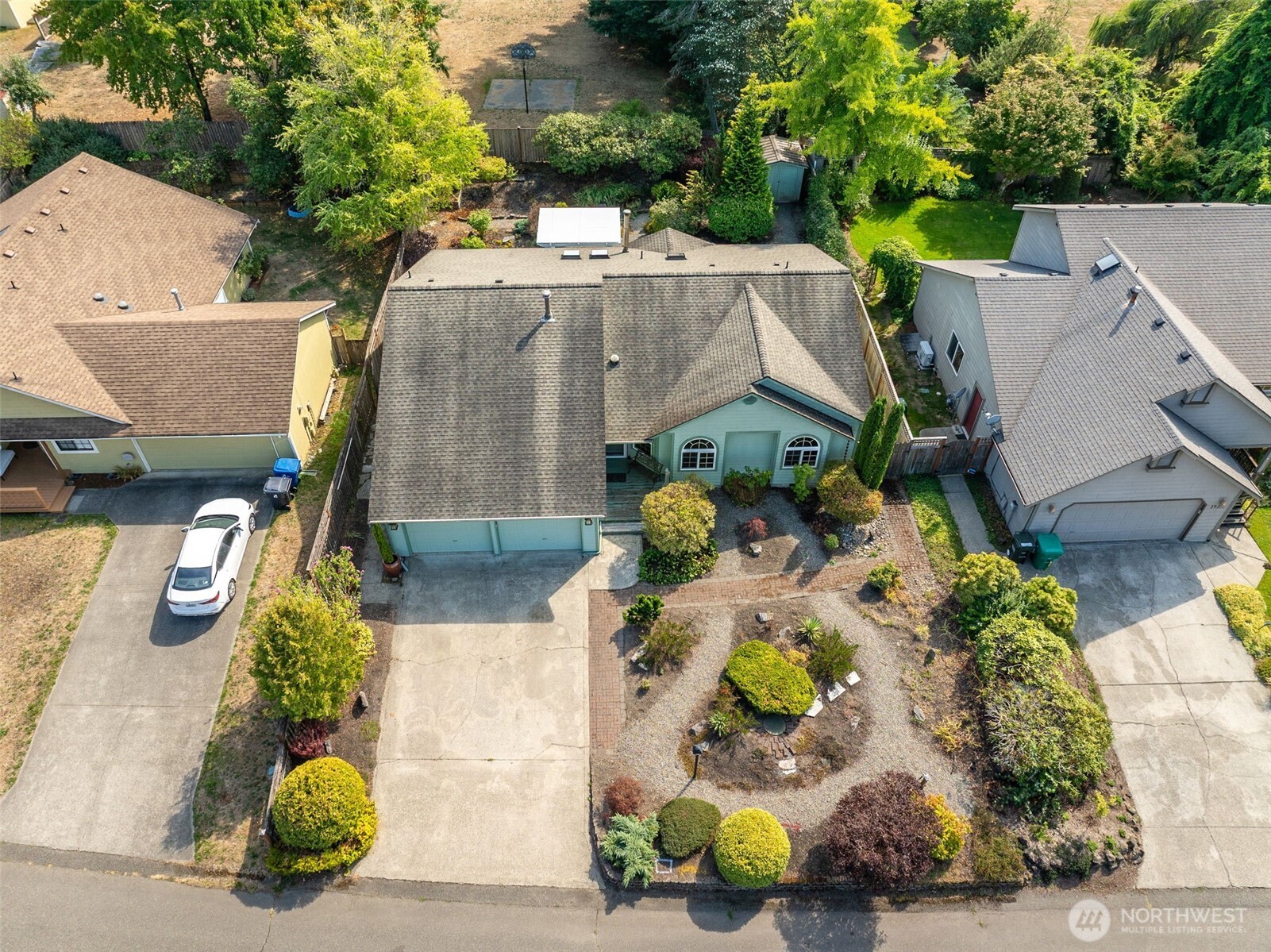 3435 Woodside Court NE