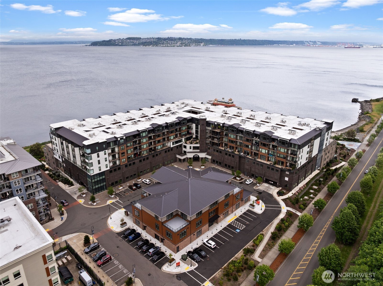 4907 Main Street Unit: 824