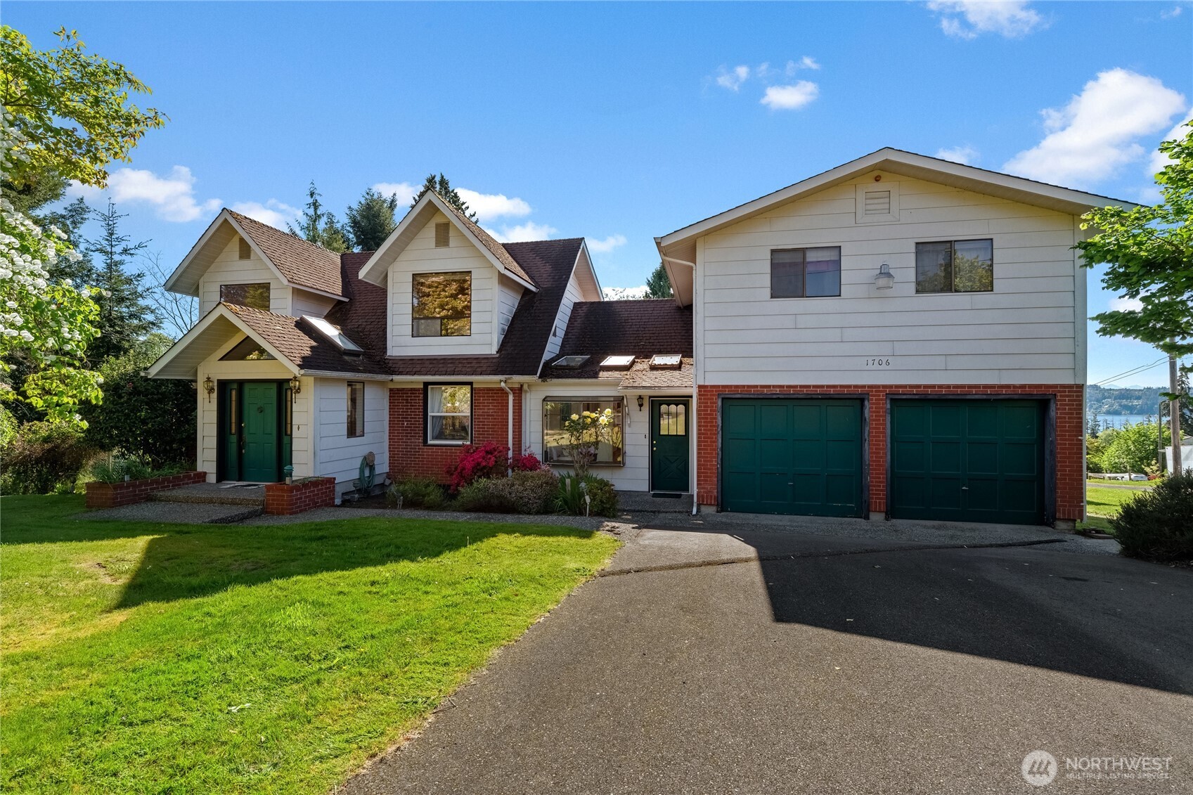 1706 S Sunset Drive