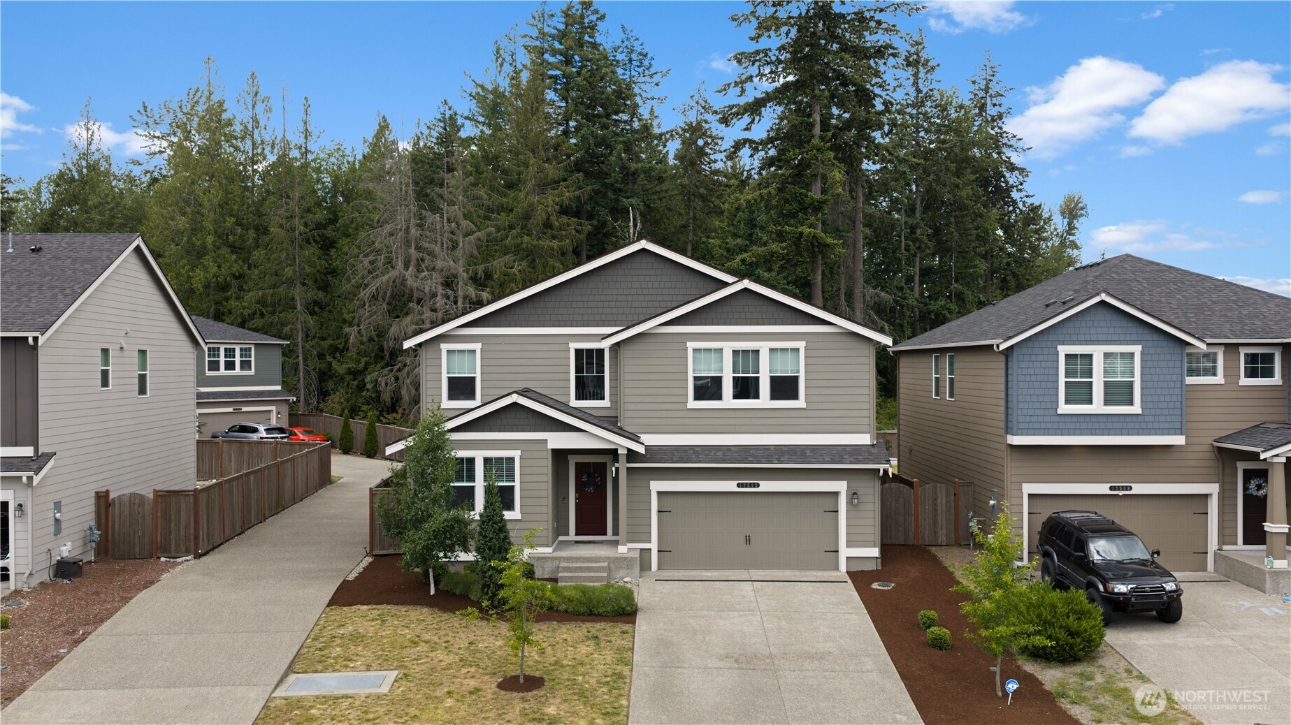 17512 Crossing Drive E