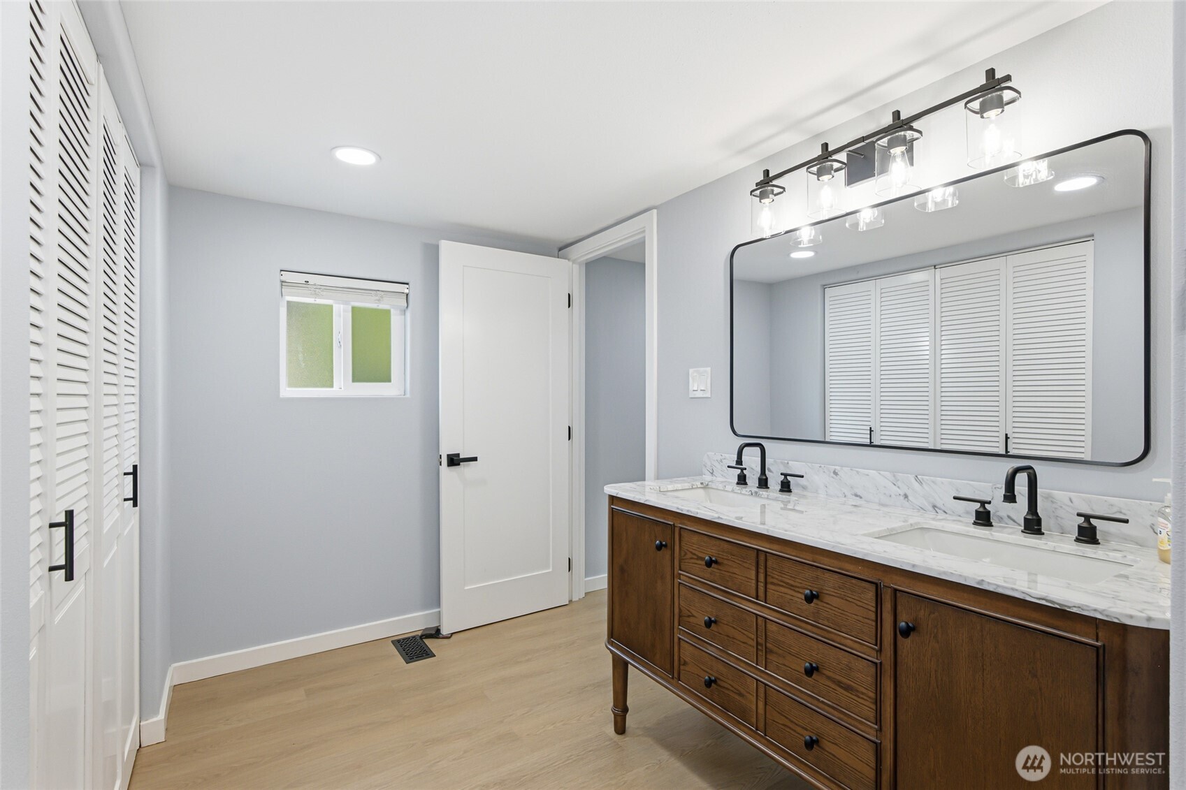 15722 52nd Street E Unit: 11