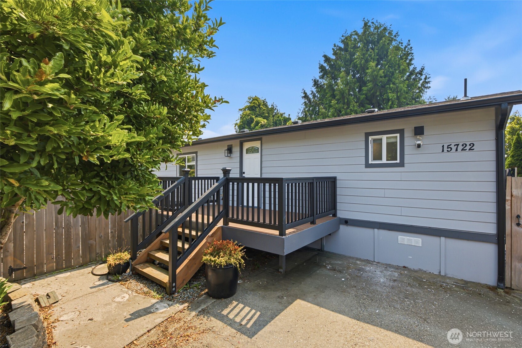 15722 52nd Street E Unit: 11