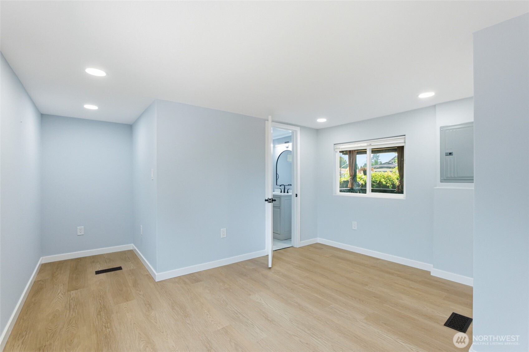15722 52nd Street E Unit: 11