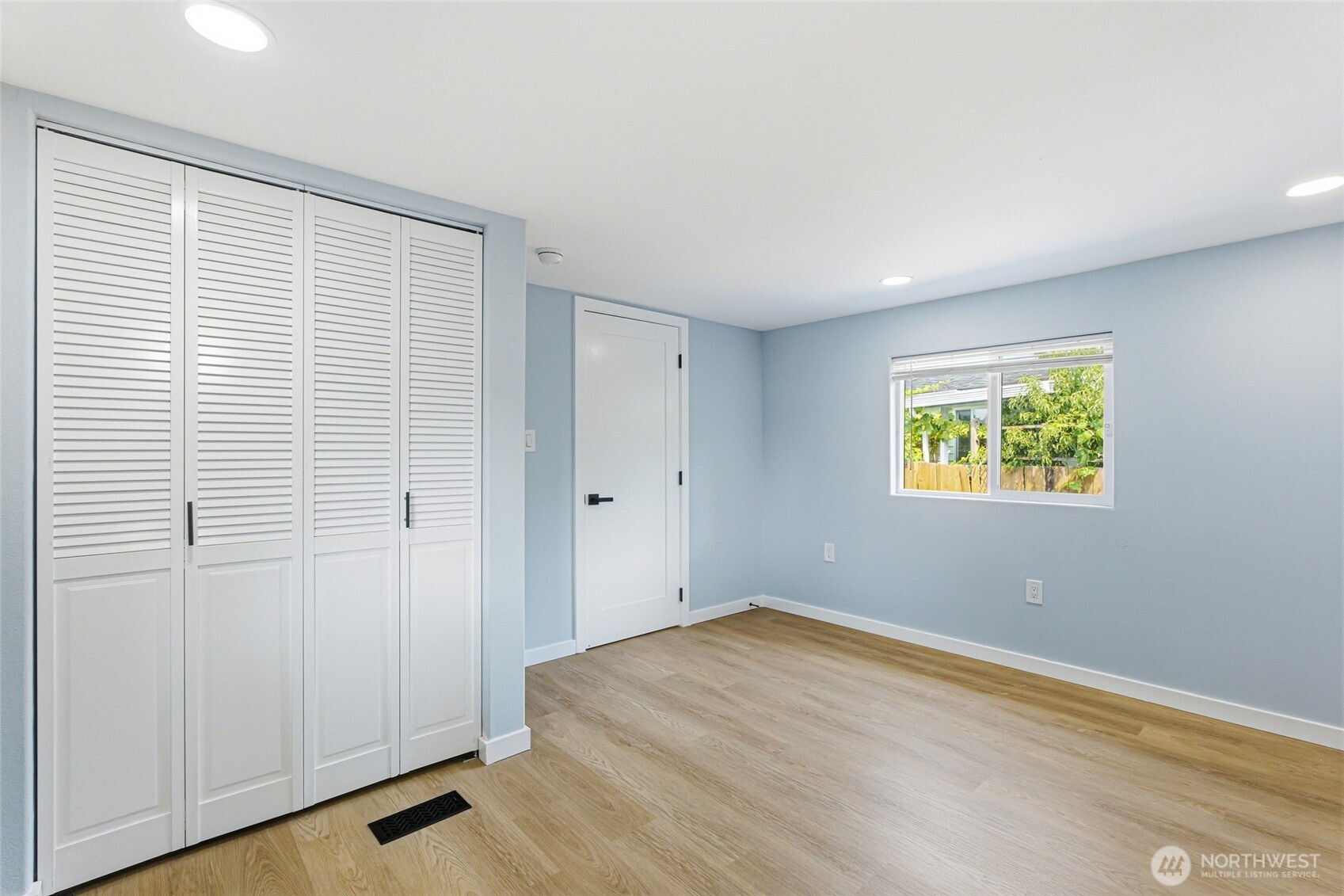 15722 52nd Street E Unit: 11