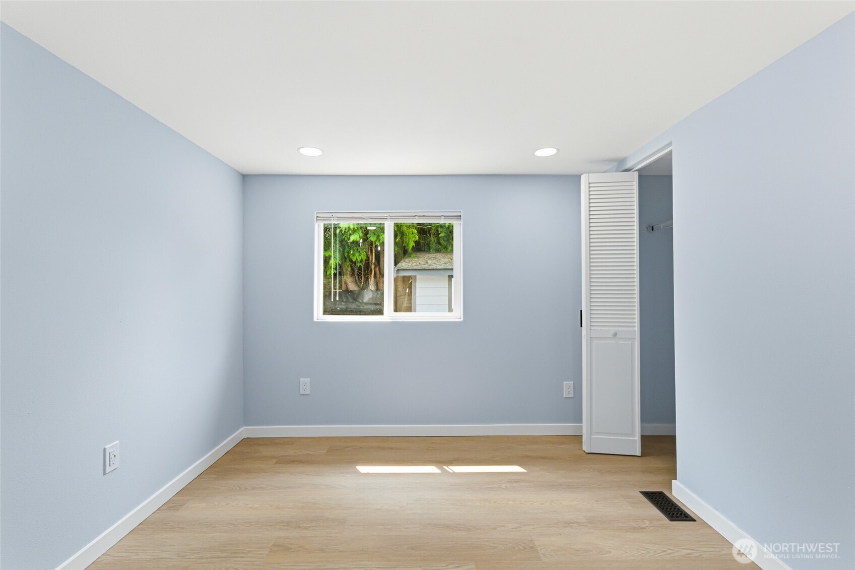 15722 52nd Street E Unit: 11
