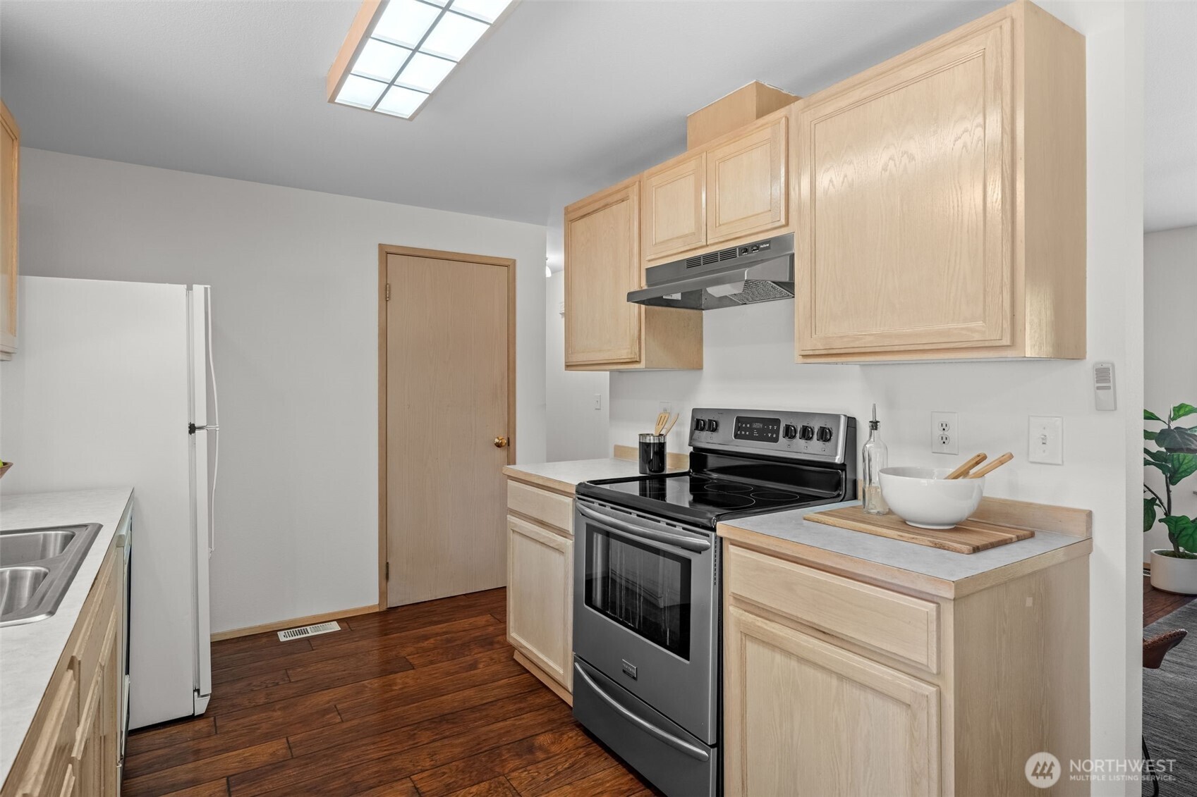 16015 10th Avenue E