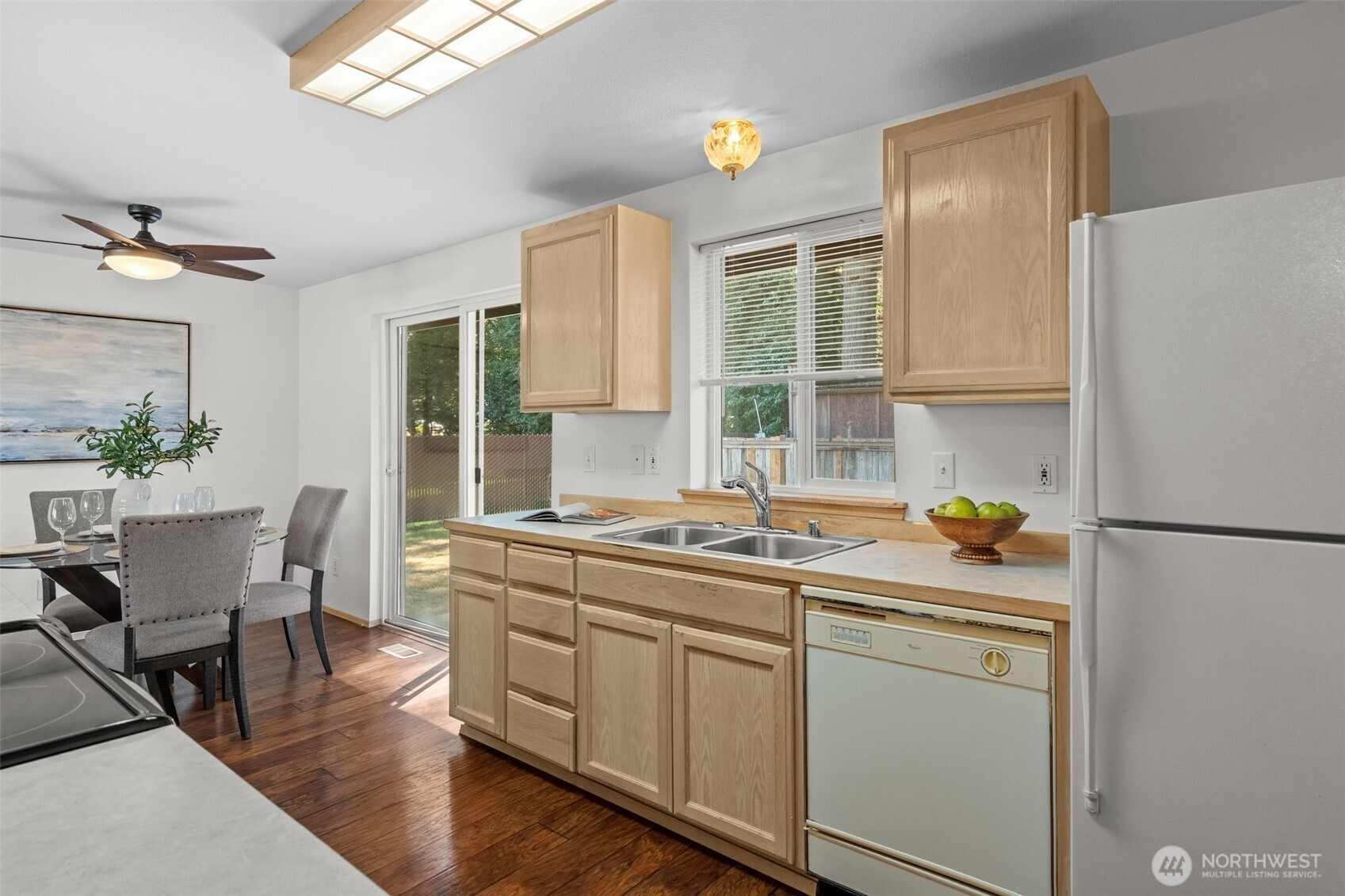 16015 10th Avenue E