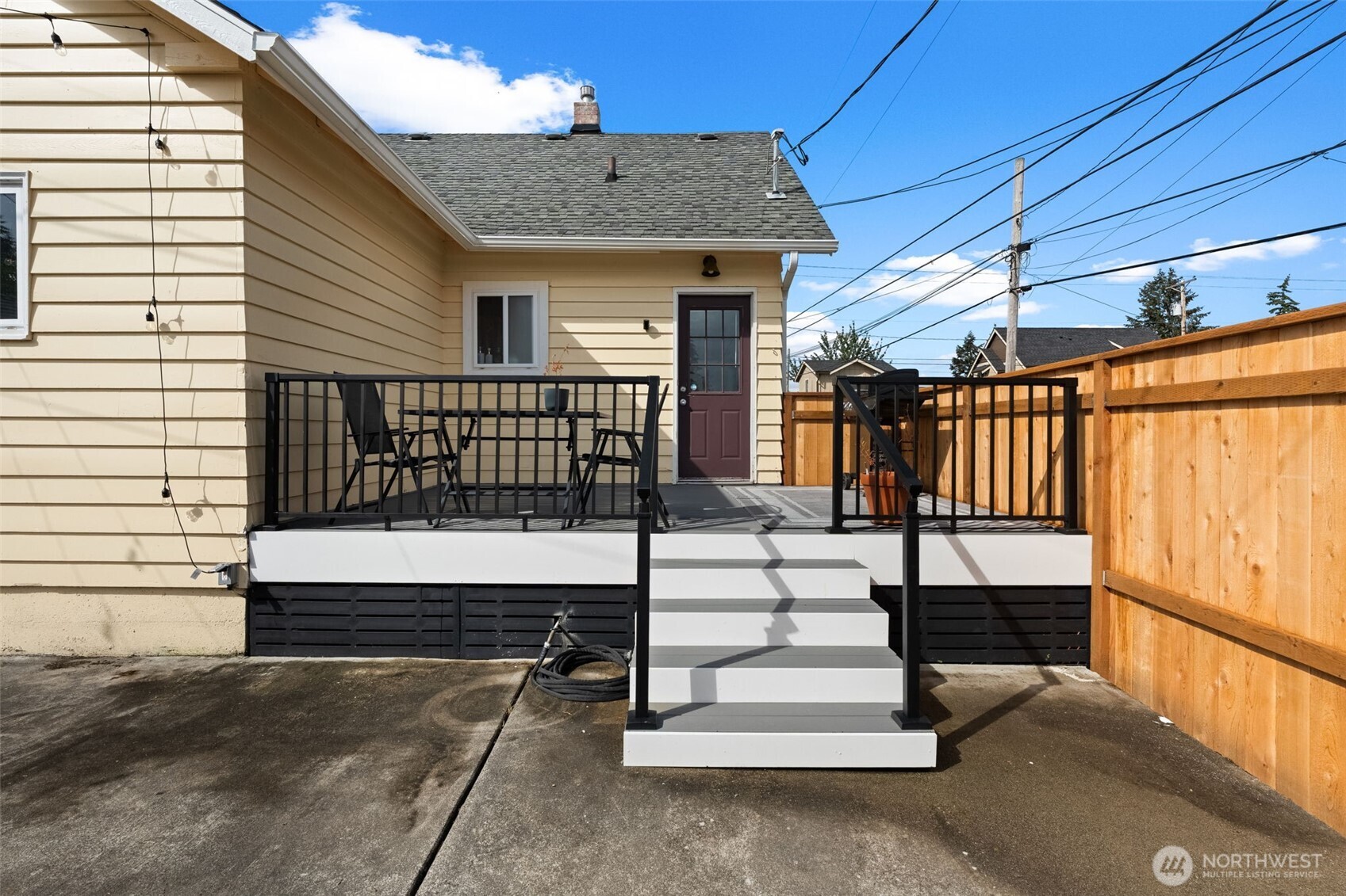 2713 N Stevens Street