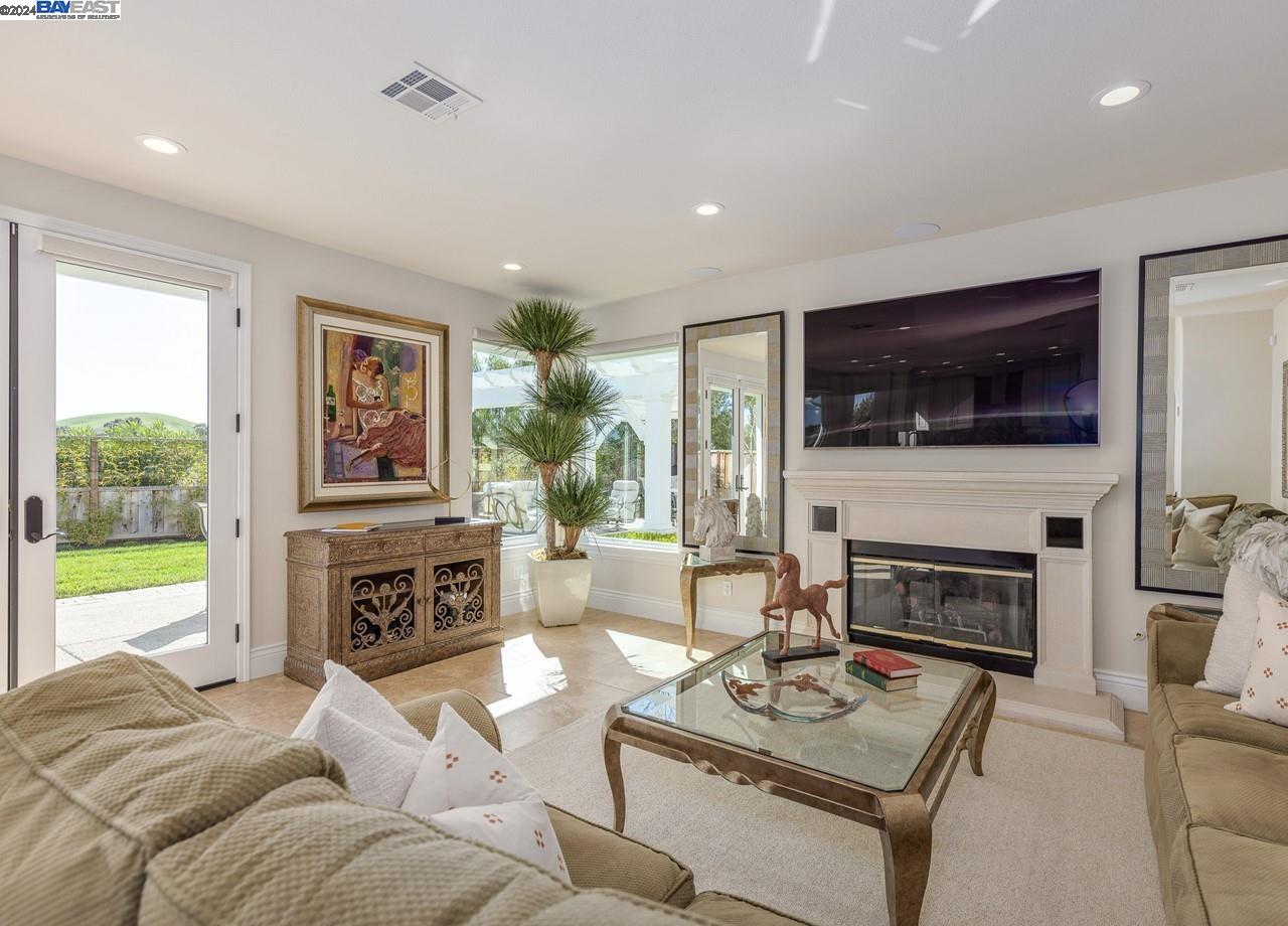 158 Alta Vista Way