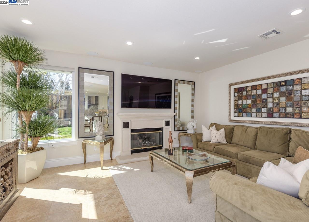158 Alta Vista Way