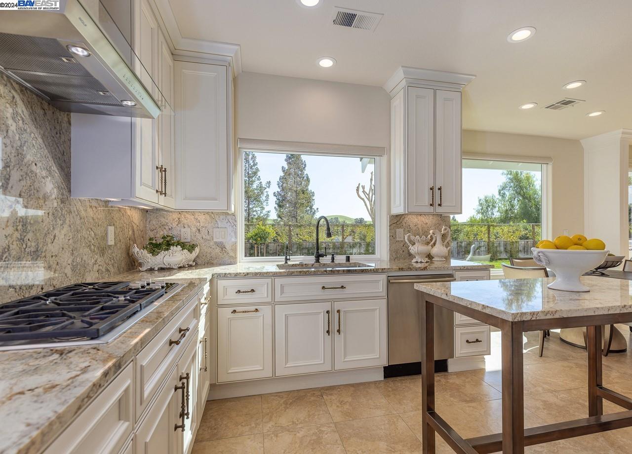 158 Alta Vista Way