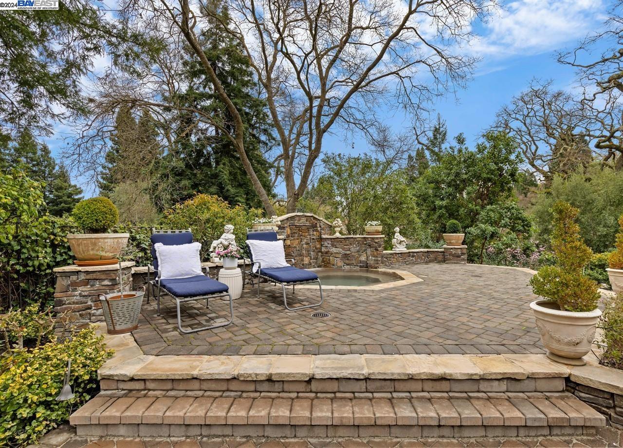 39 Cambra Ct