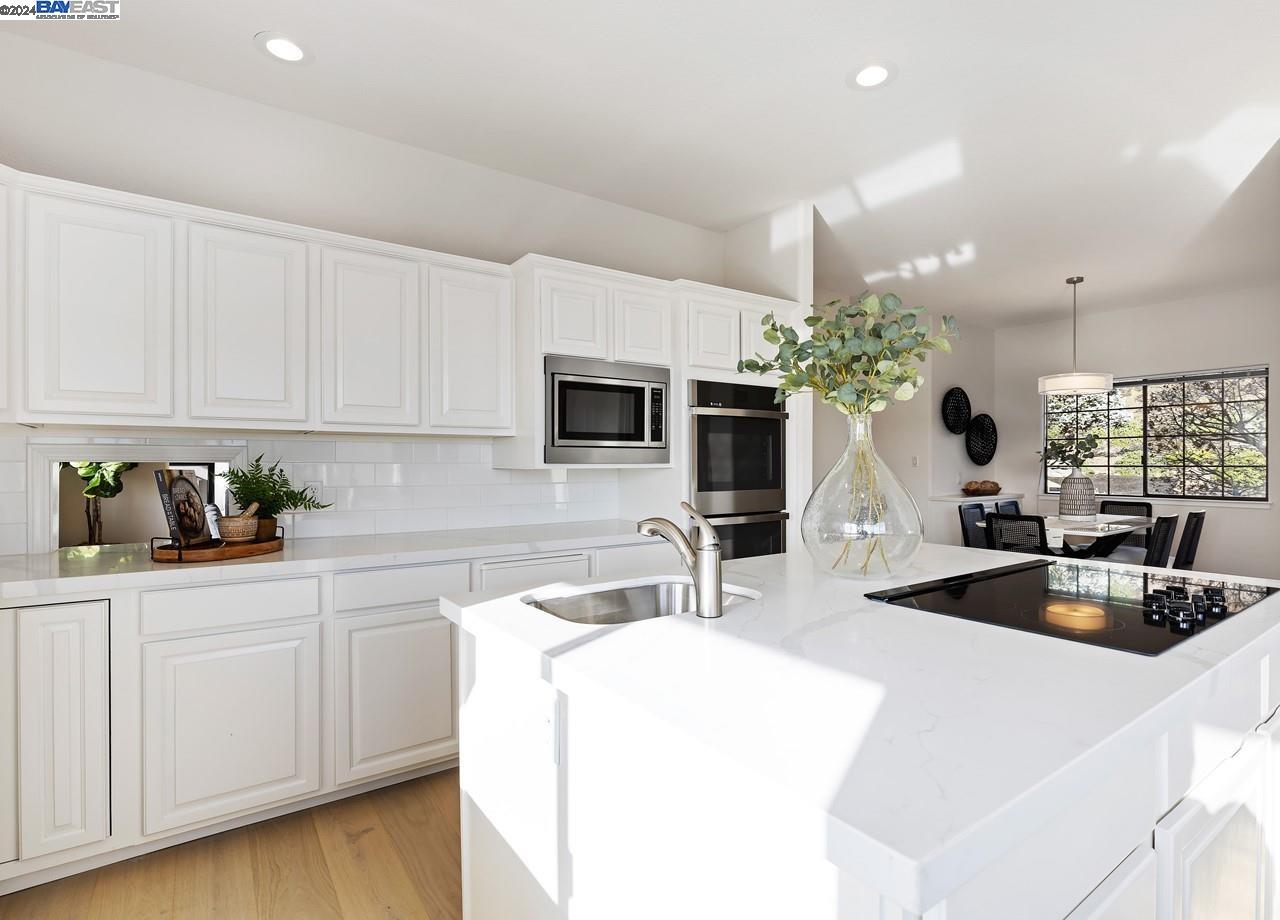 528 Oakshire Pl