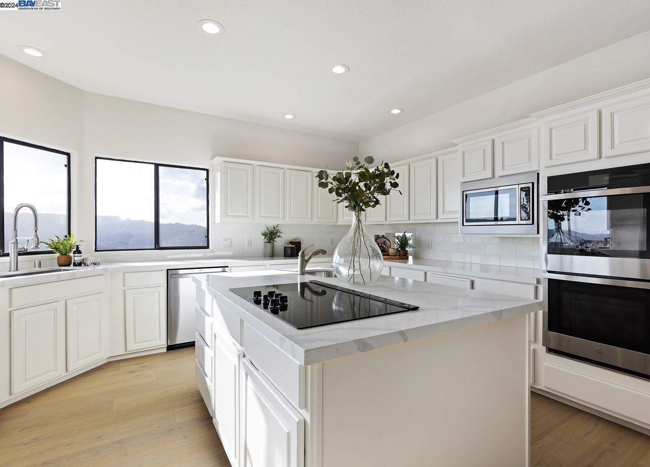 528 Oakshire Pl
