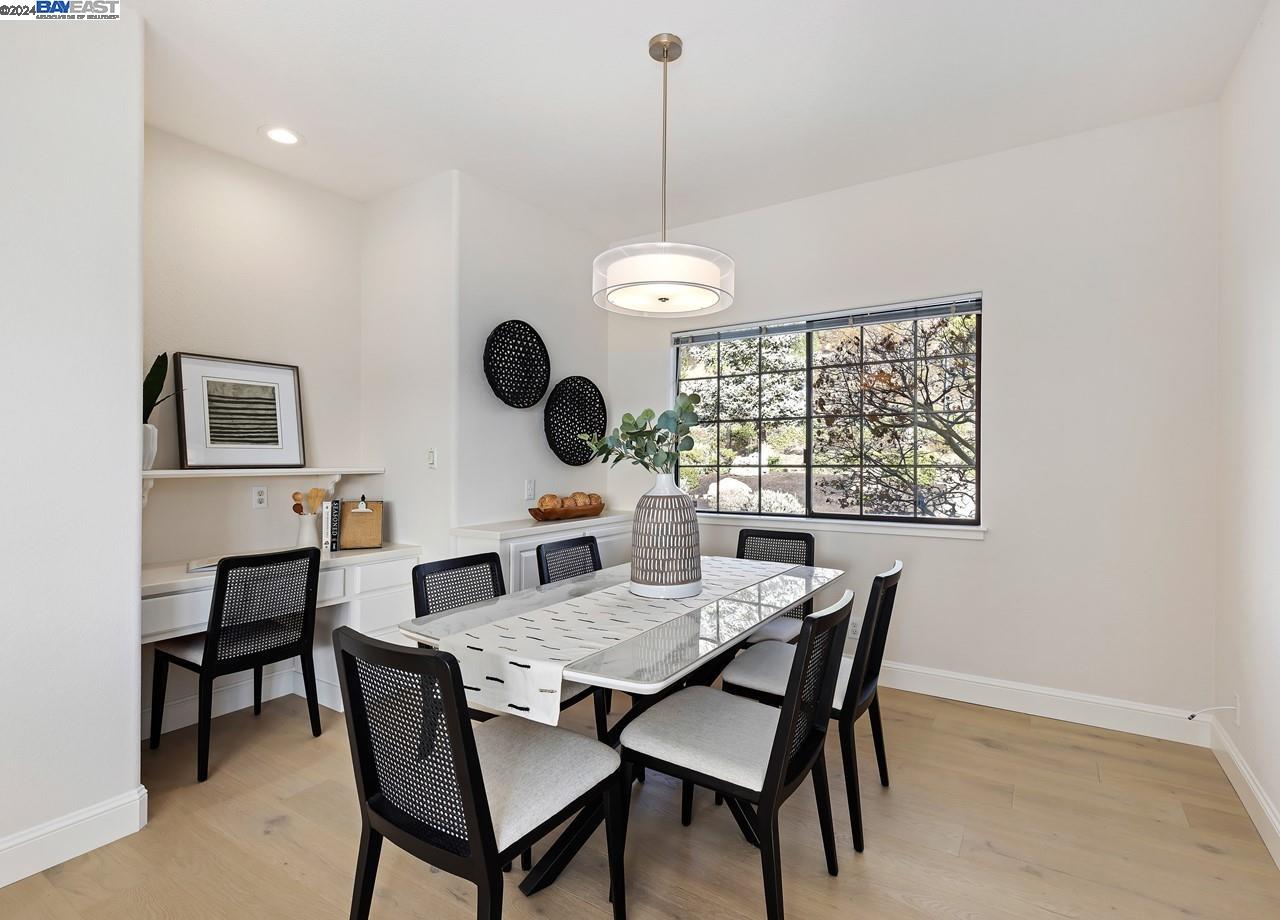528 Oakshire Pl