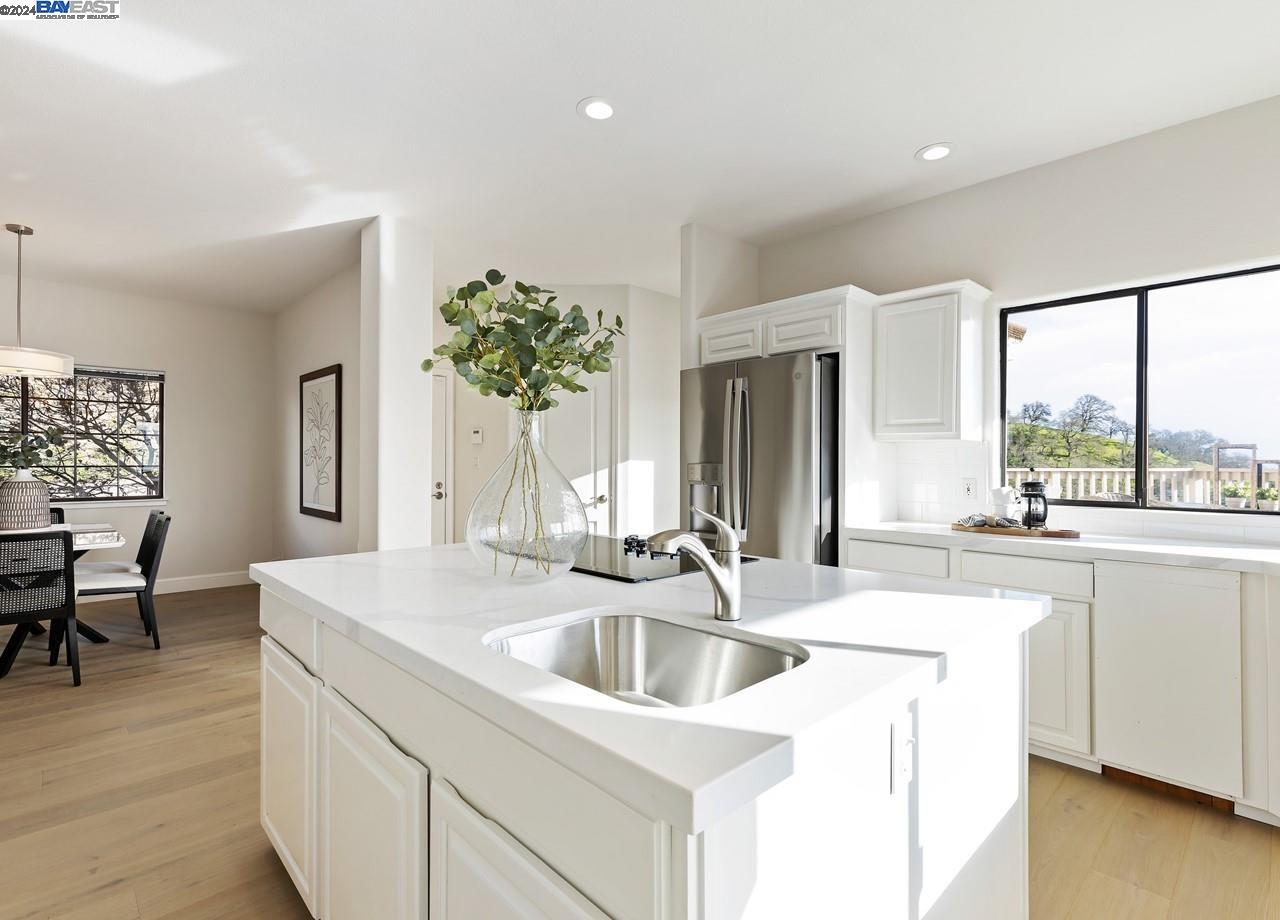 528 Oakshire Pl