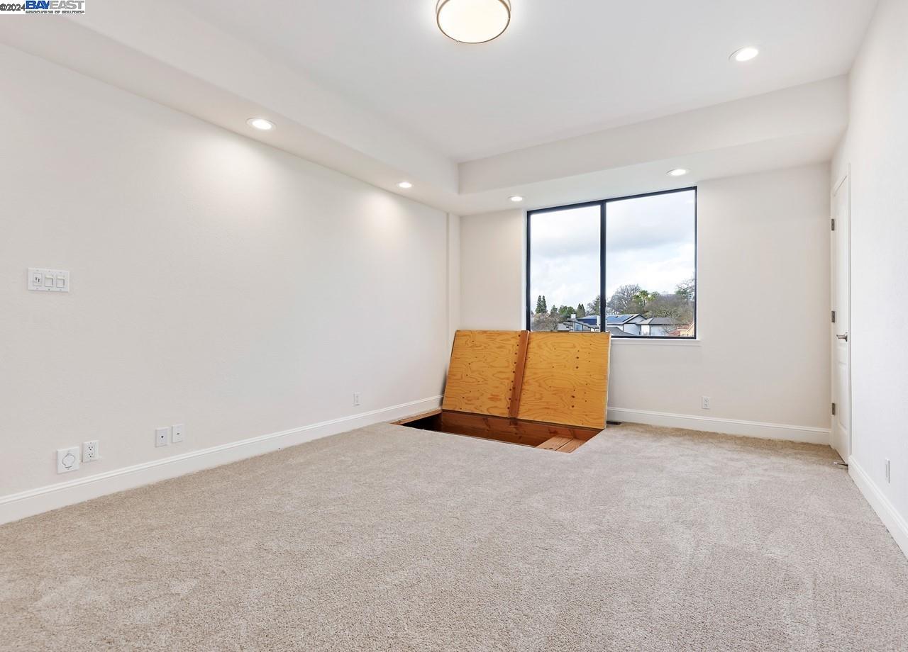 528 Oakshire Pl