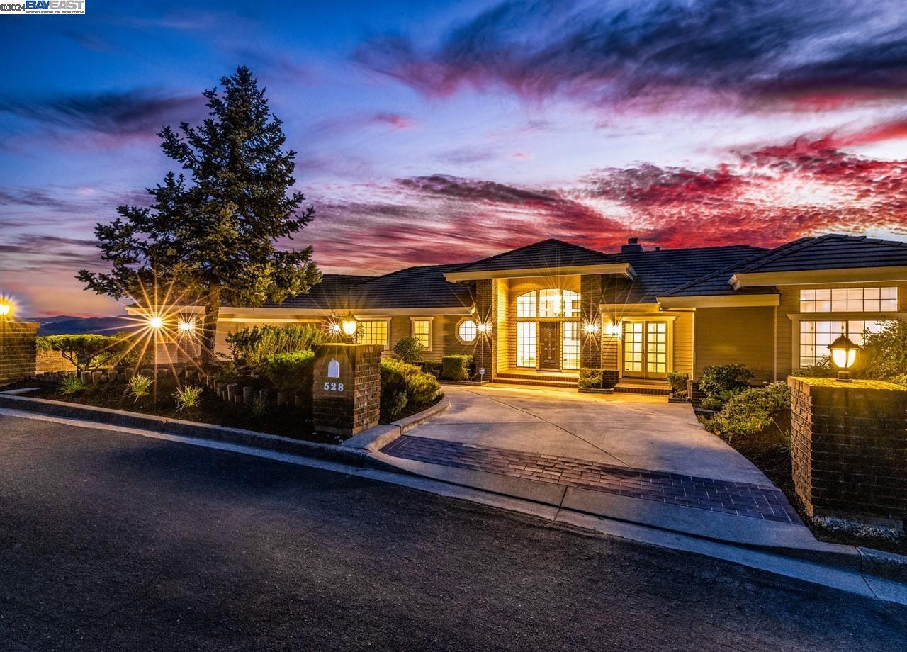 528 Oakshire Pl