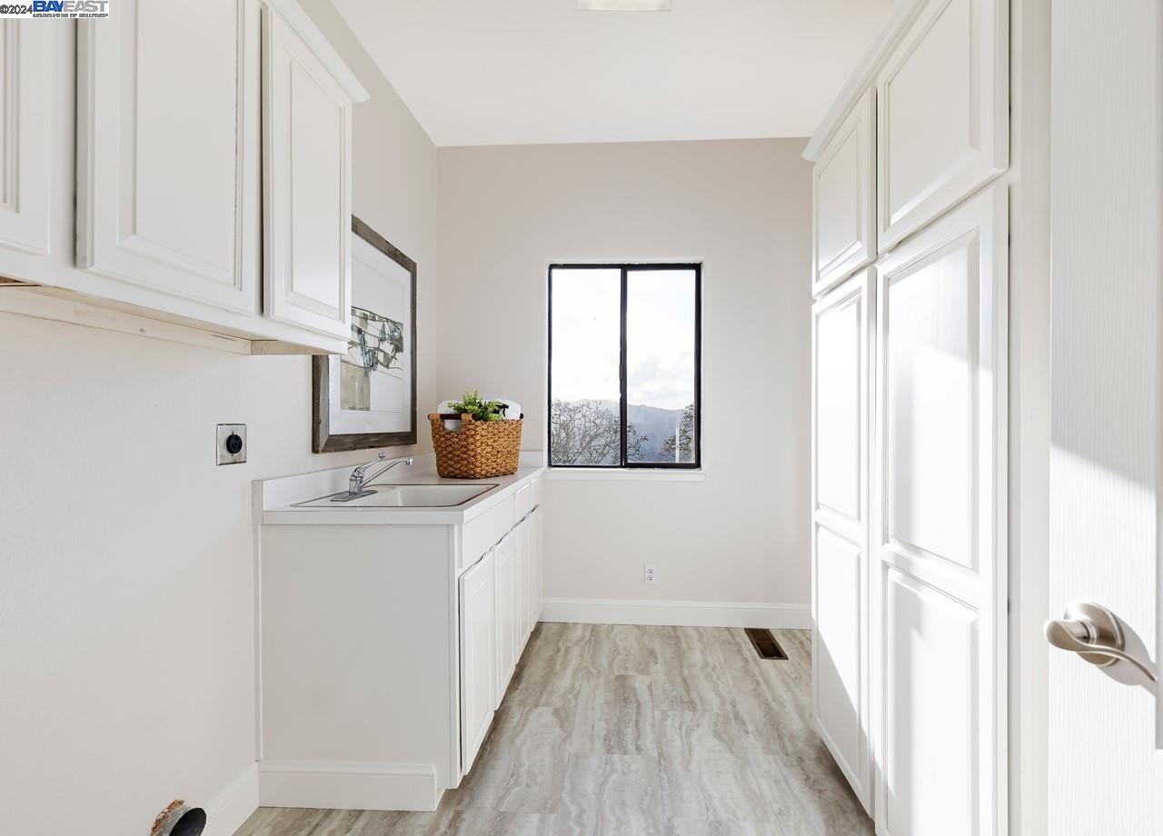 528 Oakshire Pl