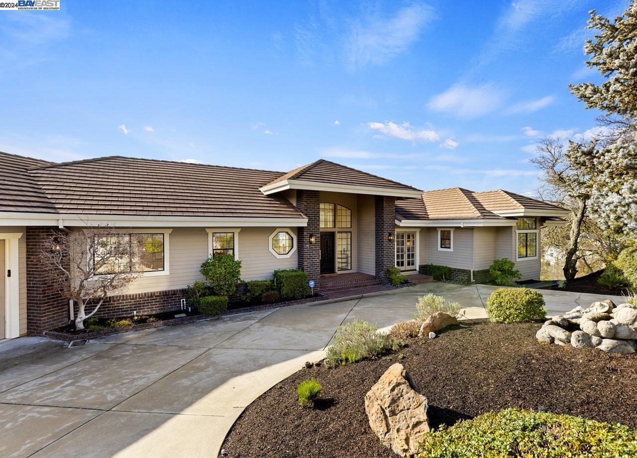 528 Oakshire Pl