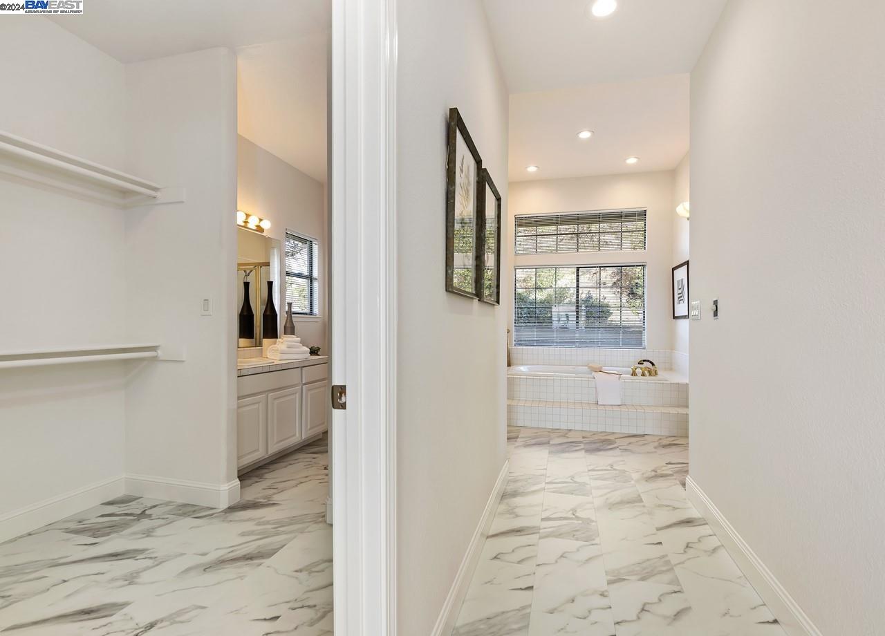 528 Oakshire Pl