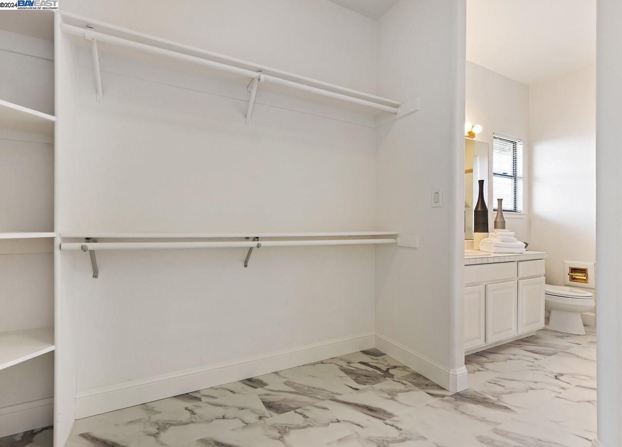 528 Oakshire Pl