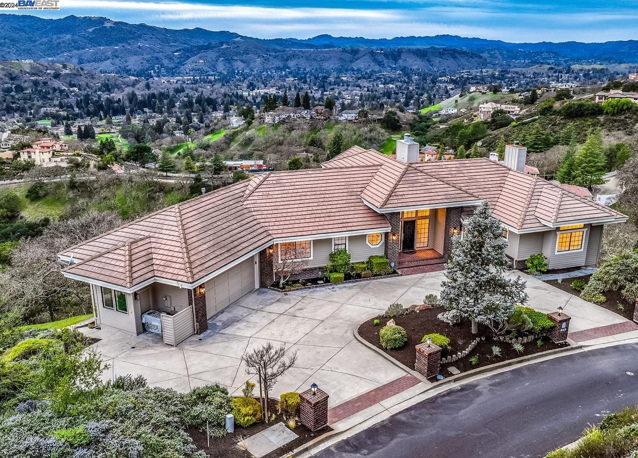 528 Oakshire Pl
