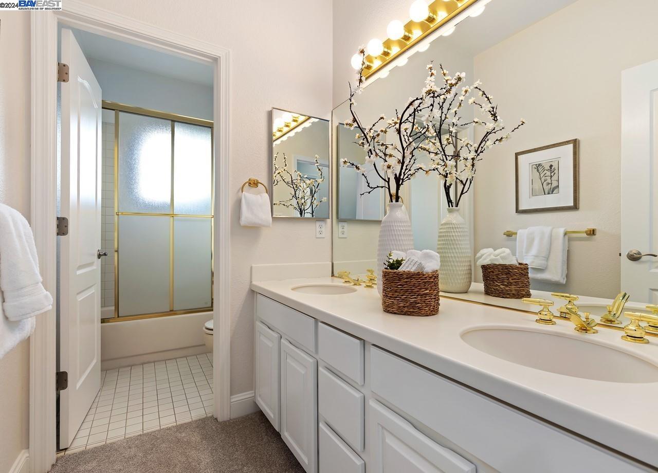 528 Oakshire Pl