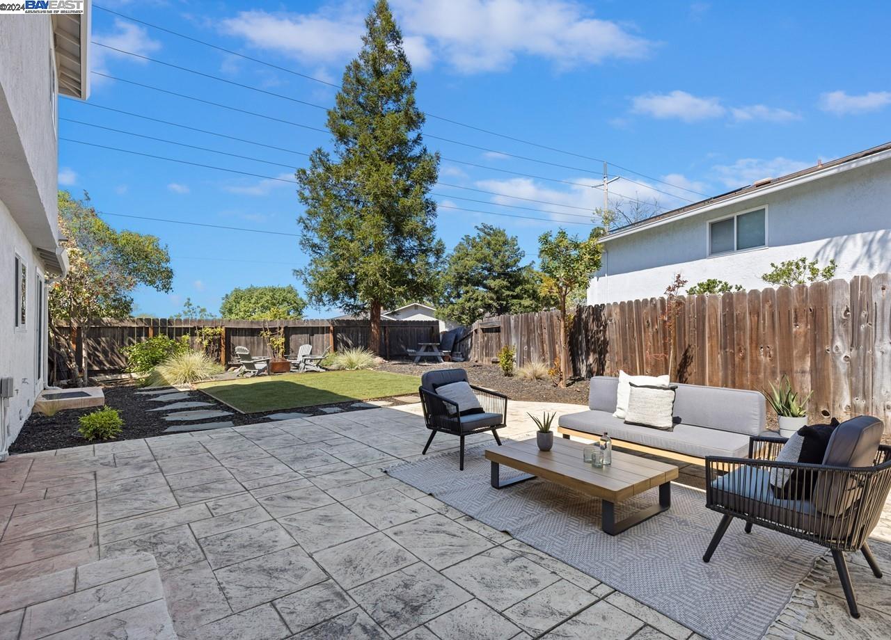1132 Sunlight Cir