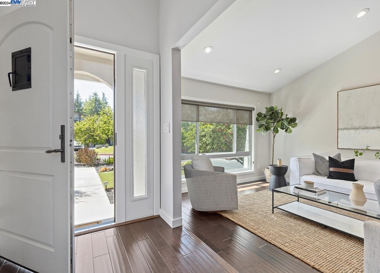 1132 Sunlight Cir