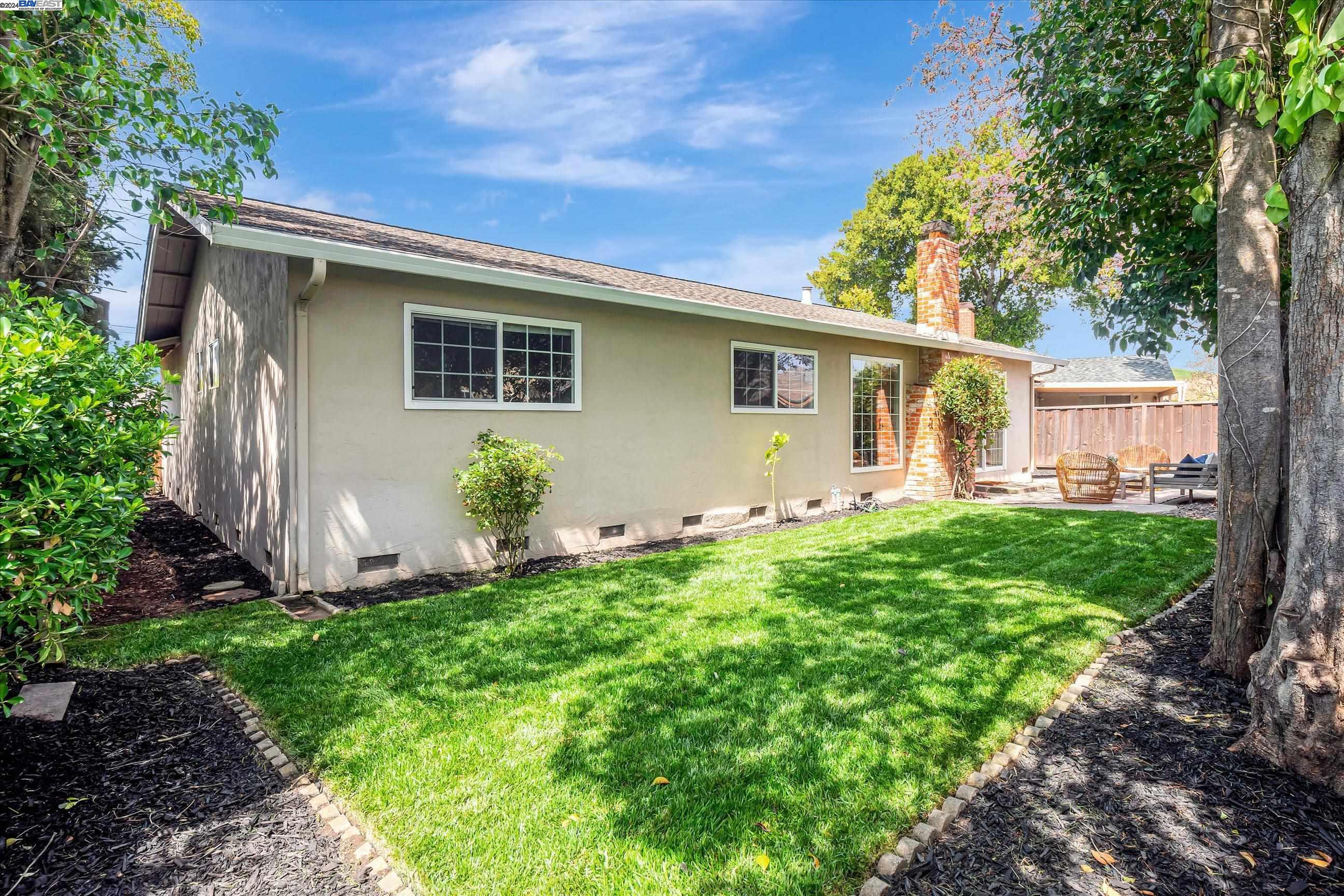 6854 Doreen Ct