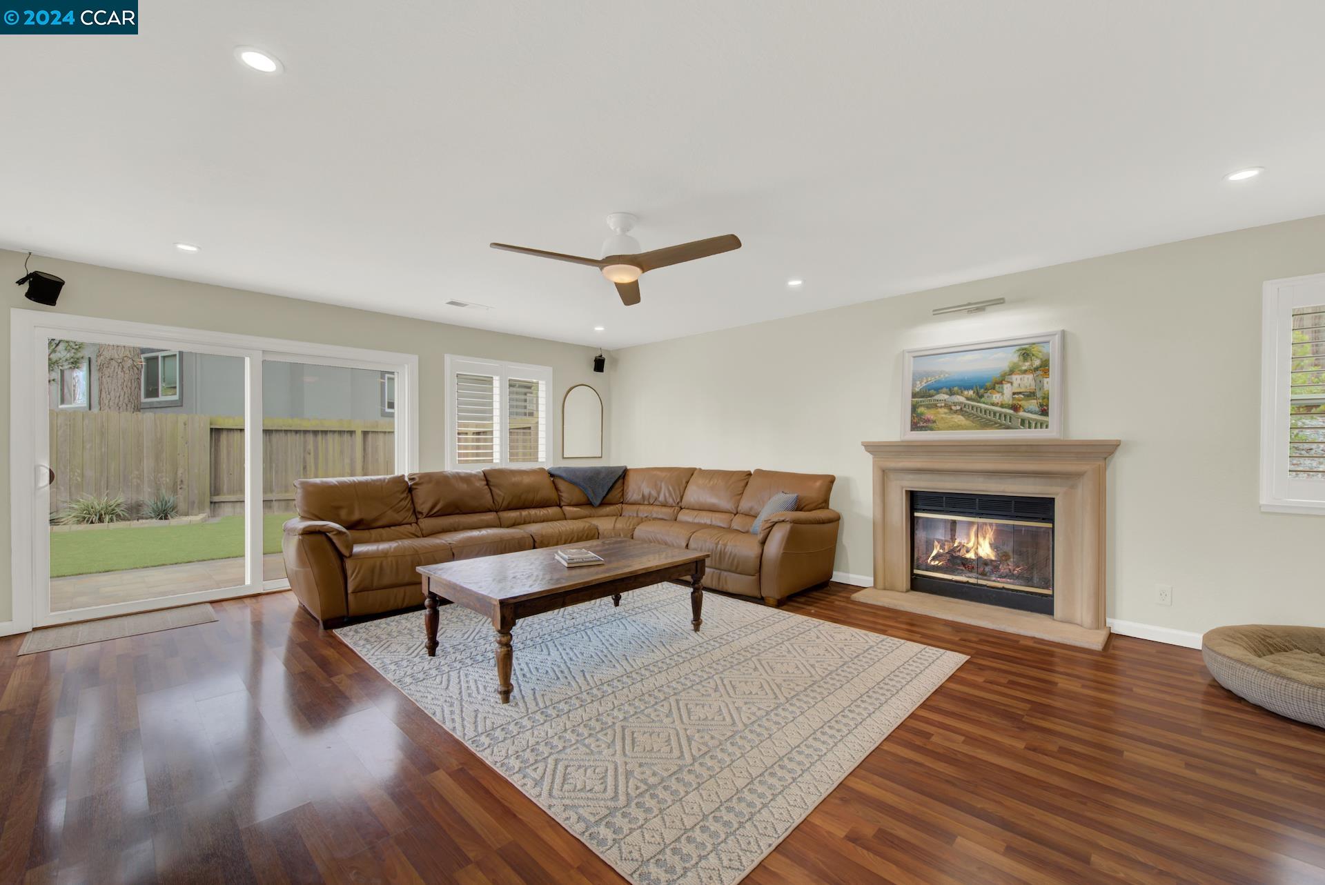 728 Primrose Ln