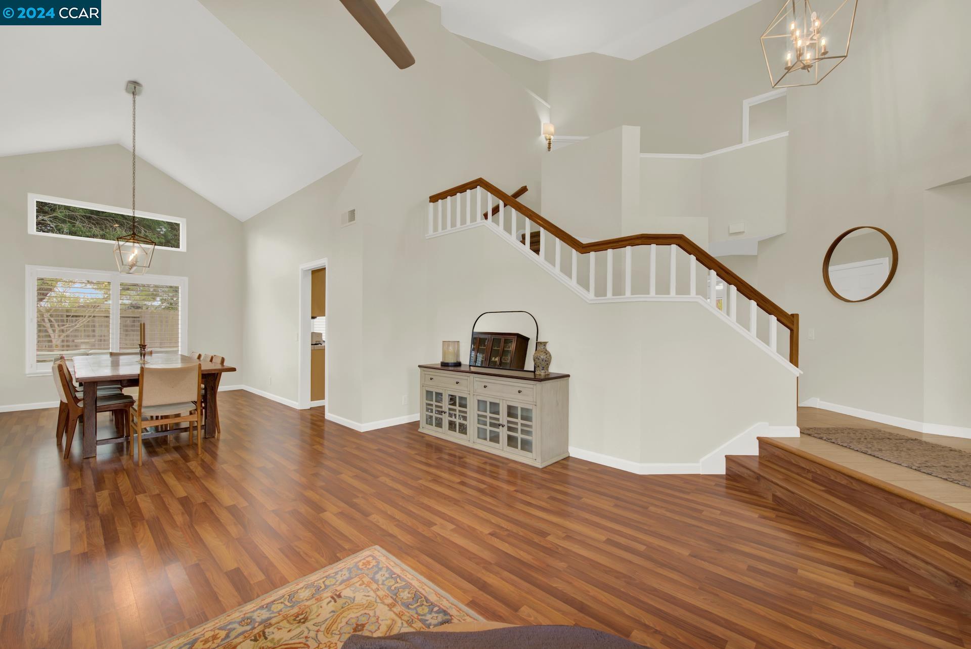 728 Primrose Ln
