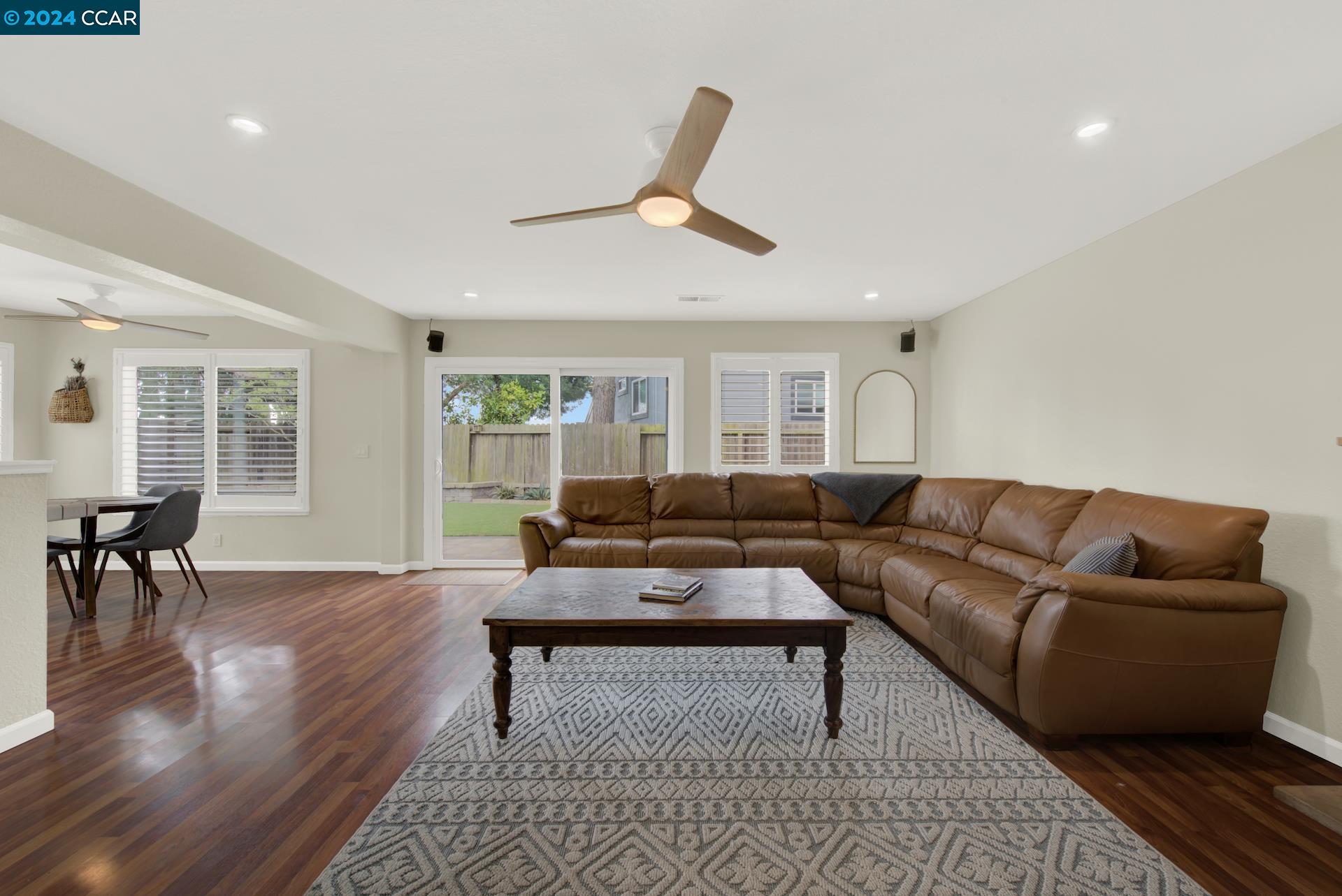 728 Primrose Ln