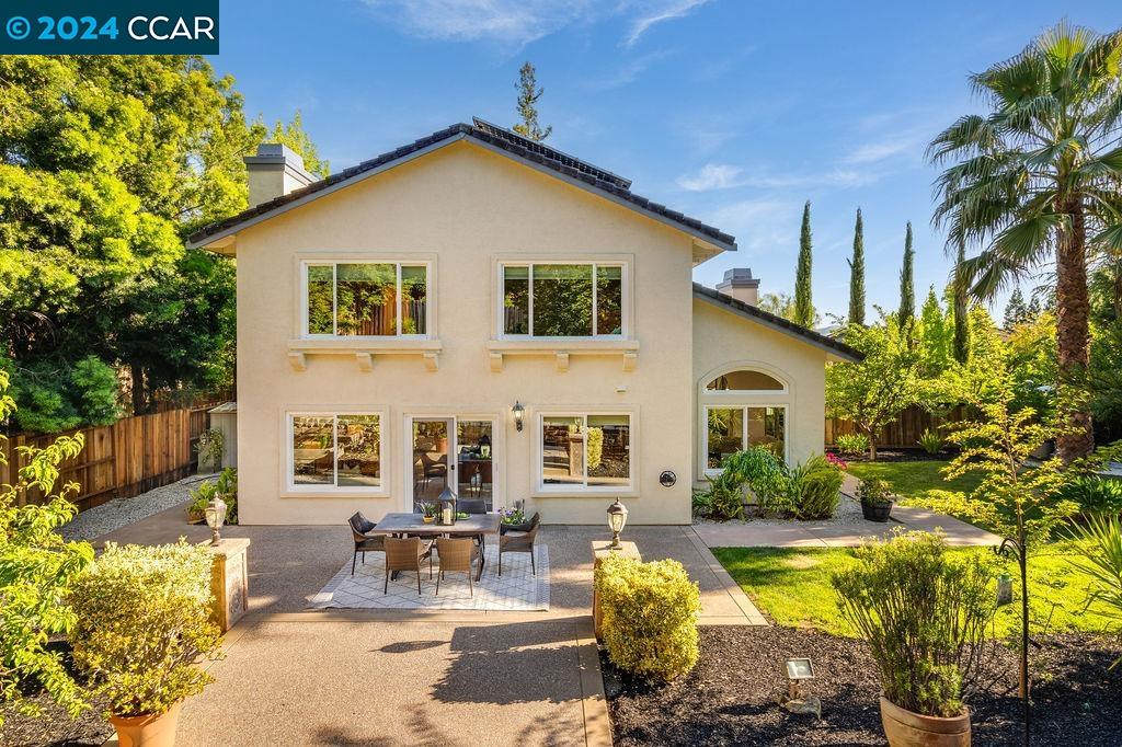 575 Grimsby Ln