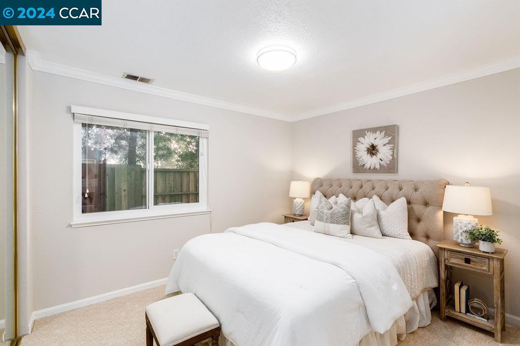 575 Grimsby Ln
