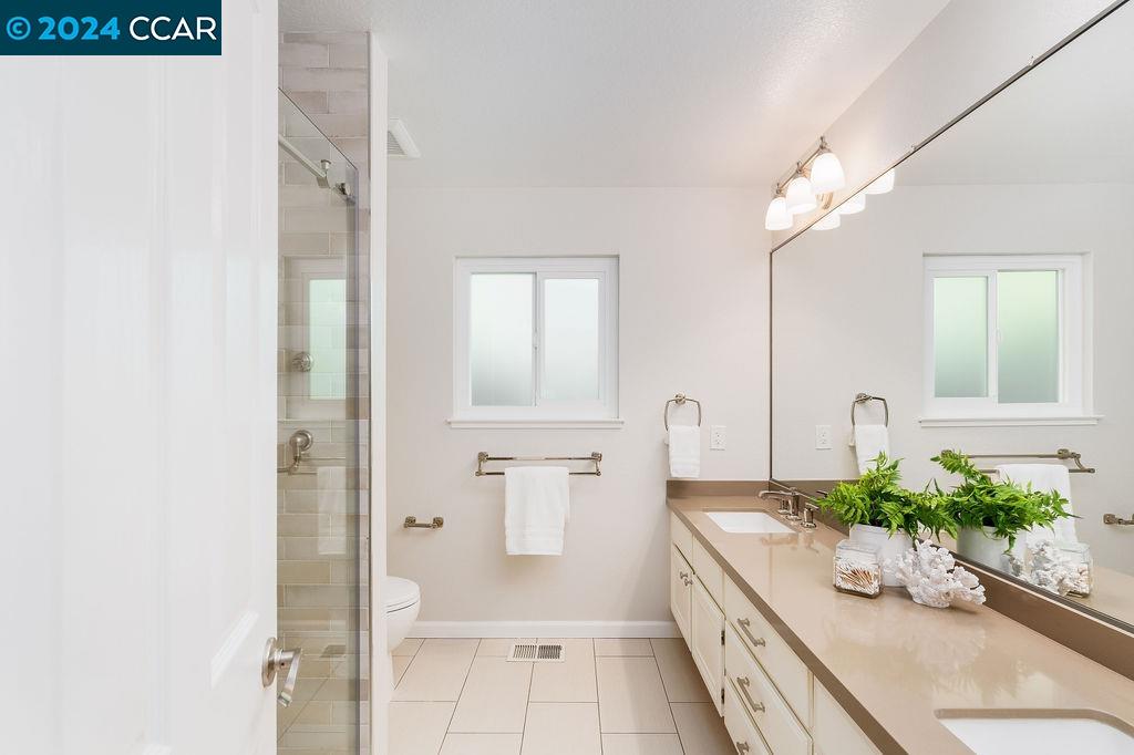 575 Grimsby Ln