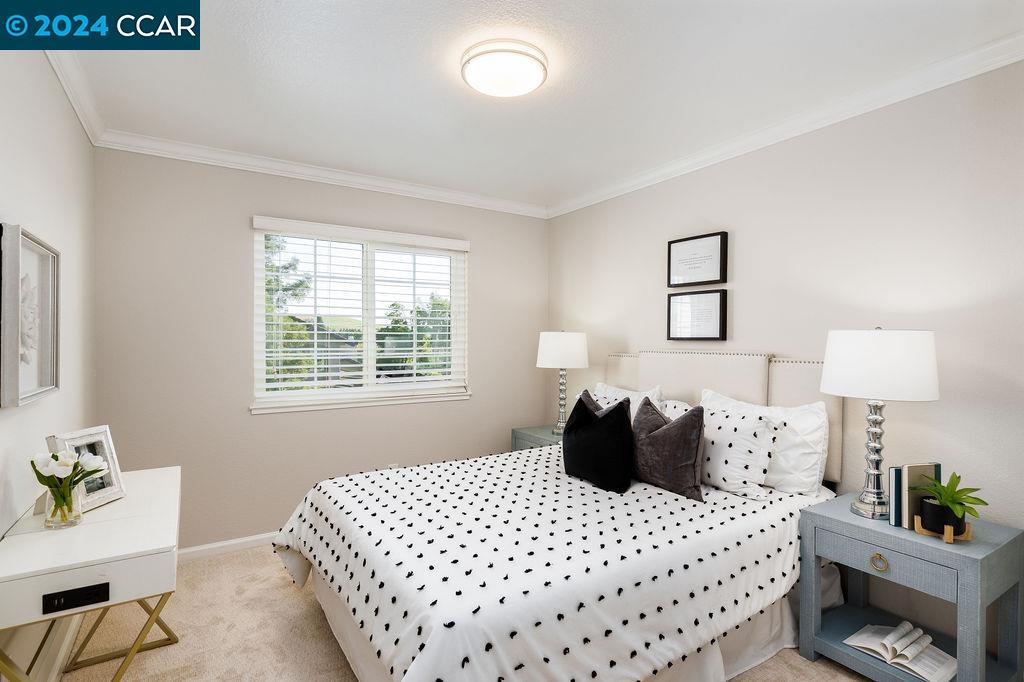 575 Grimsby Ln