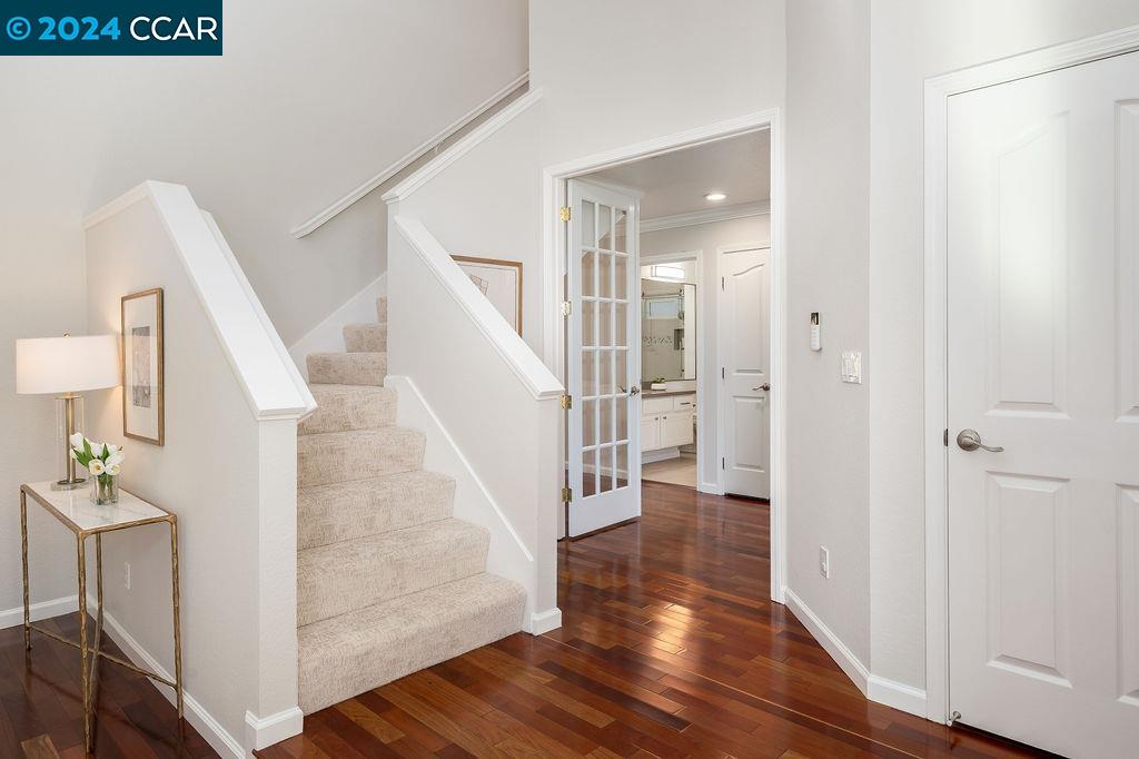 575 Grimsby Ln