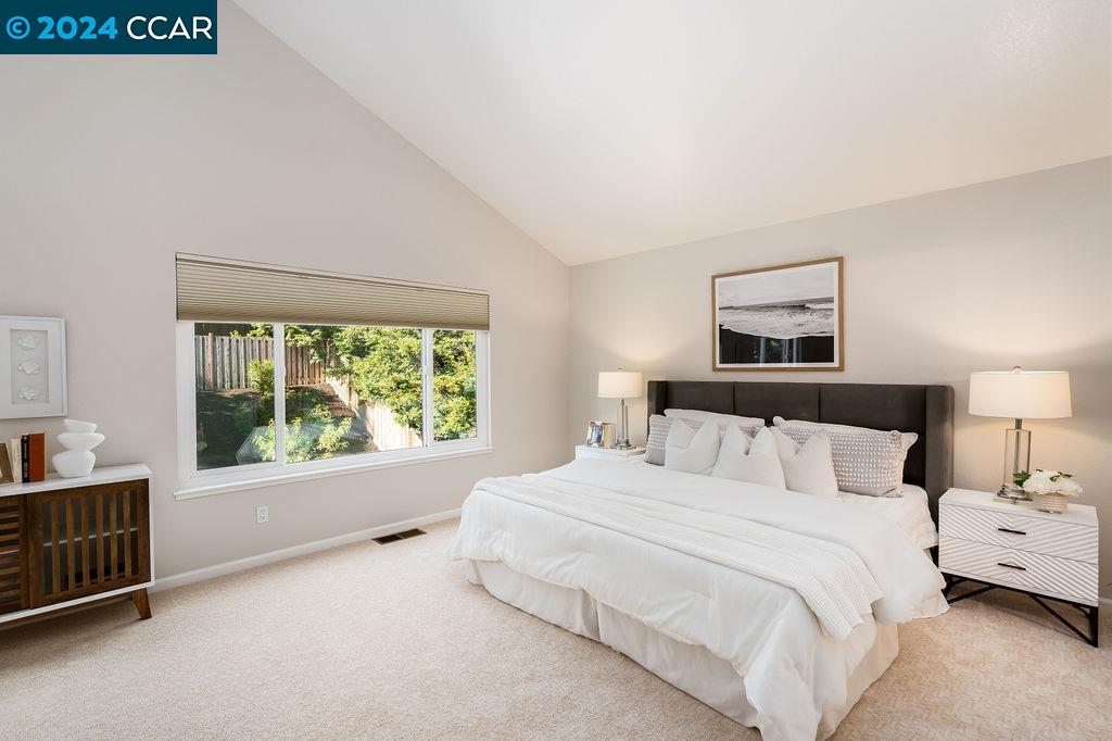 575 Grimsby Ln