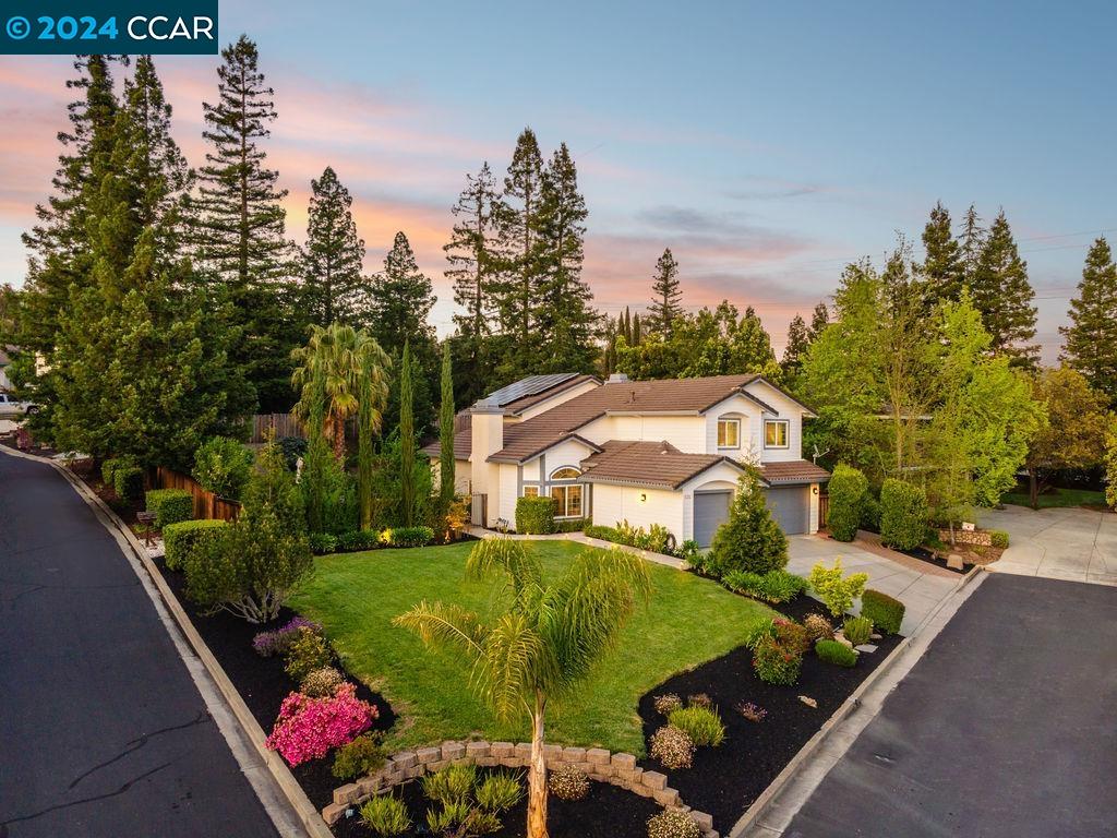 575 Grimsby Ln