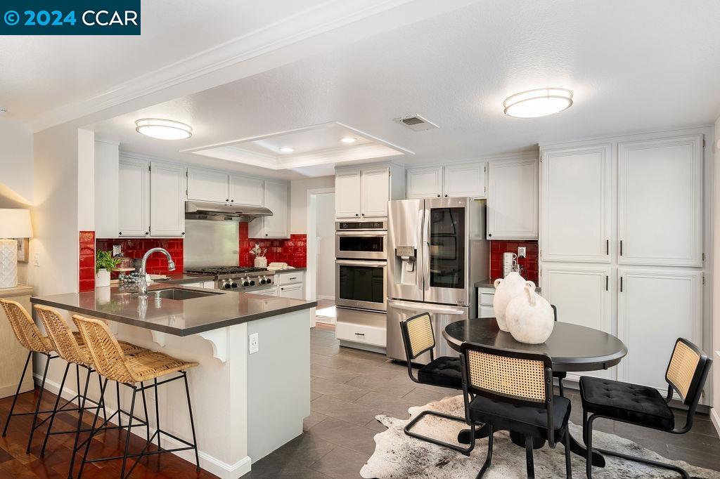 575 Grimsby Ln