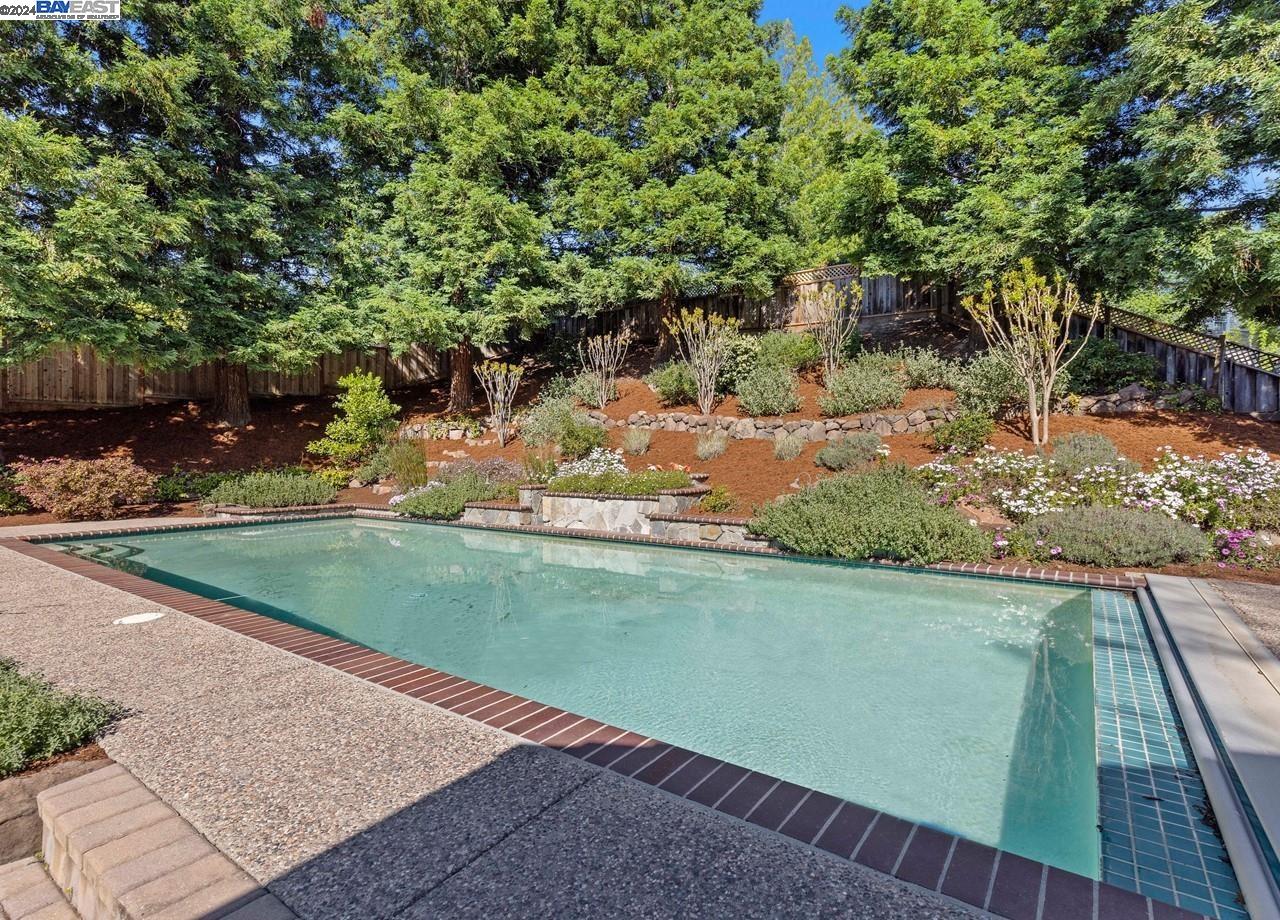 74 Alamo Glen Trl